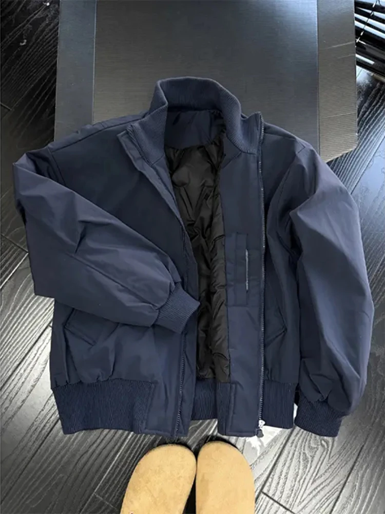 Мужская утепленная зимняя куртка American Style: пуховик-бомбер из хлопка, свободный крой, длинный рукав, на молнии
Мужская утепленная зимняя куртка American Style: пуховик-бомбер из хлопка, свободный крой, длинный рукав, на молнии