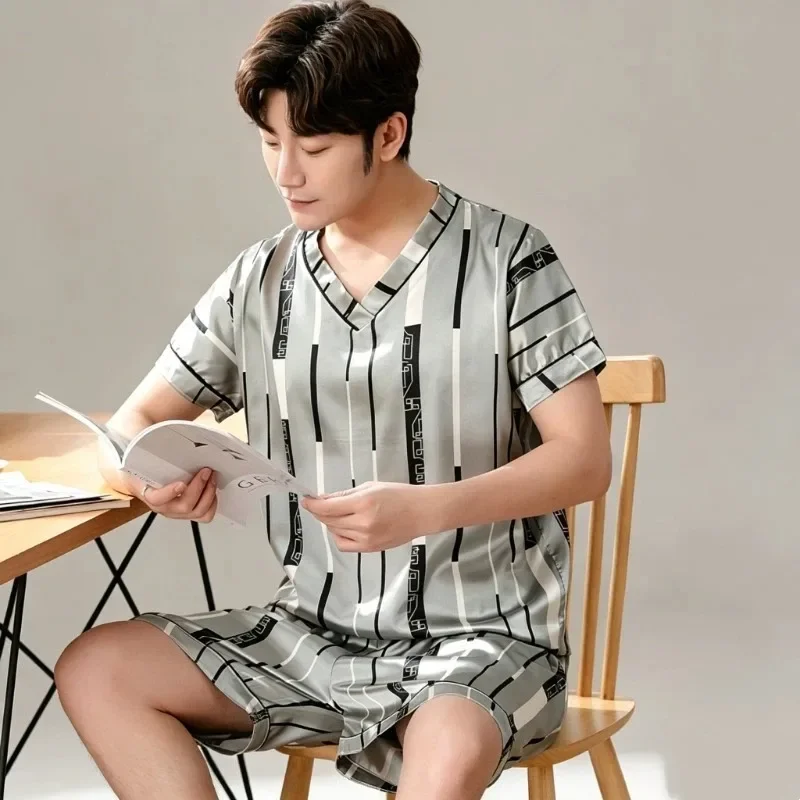 Plus Size Men's Pajamas Set Summer New Fashion Print Men's Sleepwear V-Neck Short Sleeve Shorts Homewear 2026 Casual Cool
Plus Size Men's Pajamas Set Summer New Fashion Print Men's Sleepwear V-Neck Short Sleeve Shorts Homewear 2026 Casual Cool