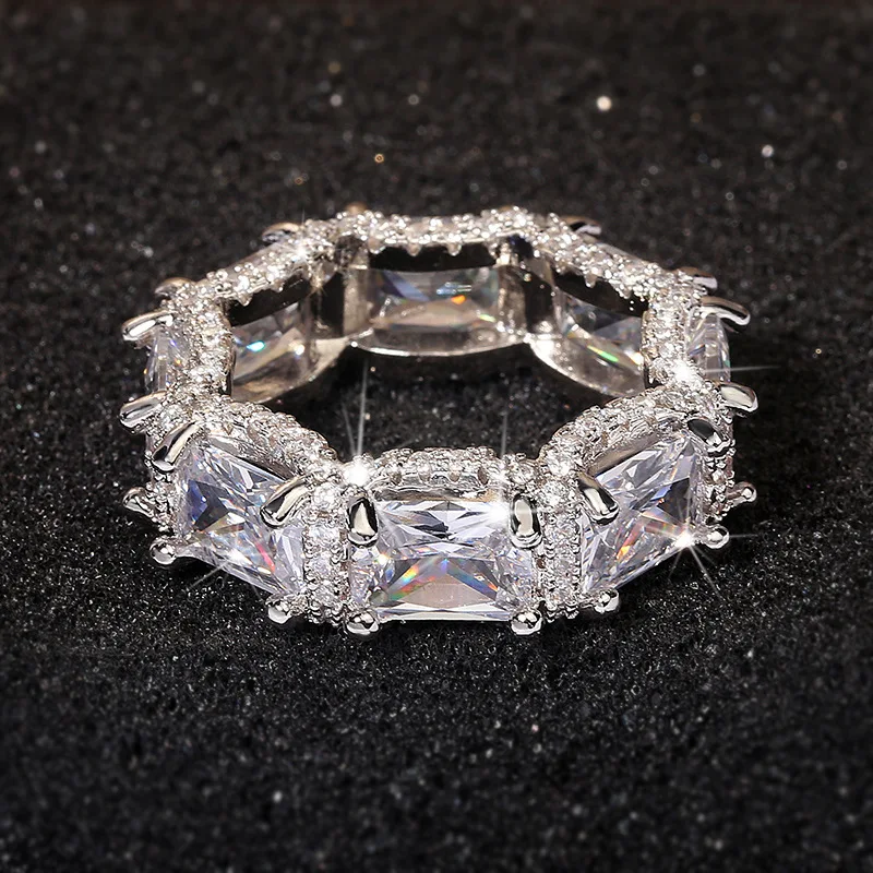 NEW Domineering Rectangular Full Diamond Couple Ring For Women Geometric Silver-Plated Zircon Valentine's Day Gift Jewelry
NEW Domineering Rectangular Full Diamond Couple Ring For Women Geometric Silver-Plated Zircon Valentine's Day Gift Jewelry