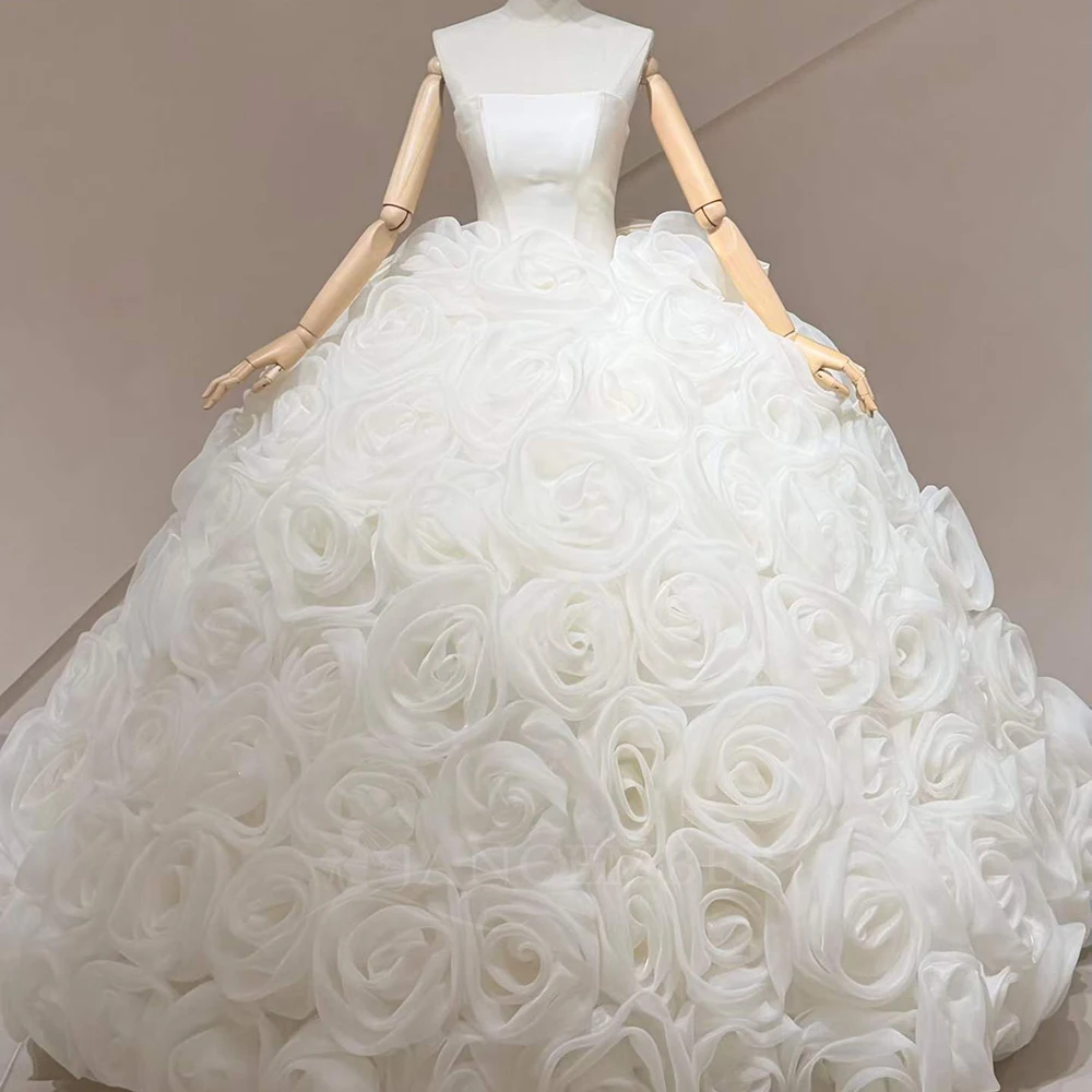 Customized Elegant White Satin Wedding Dress Strapless Lace Sleeveless Bride Dress Big Flower vestidos de novia boda
Customized Elegant White Satin Wedding Dress Strapless Lace Sleeveless Bride Dress Big Flower vestidos de novia boda
