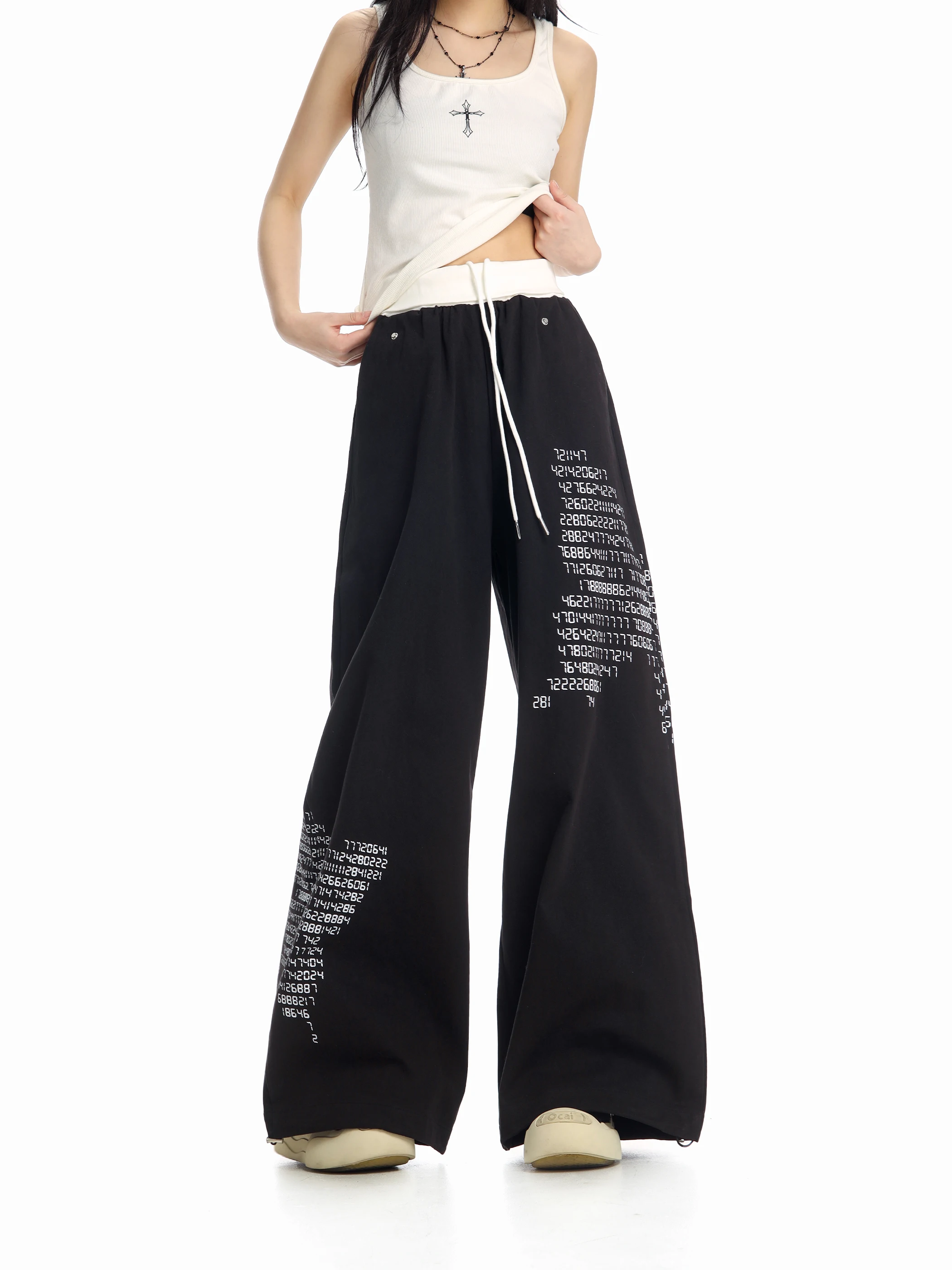 Американские ретро-брюки в уличном стиле, широкие брюки для женщин, модные брюки для джазовых танцев, трендовые длинные брюки в стиле хип-хоп, дышащие, приятные к телу.
Американские ретро-брюки в уличном стиле, широкие брюки для женщин, модные брюки для джазовых танцев, трендовые длинные брюки в стиле хип-хоп, дышащие, приятные к телу.