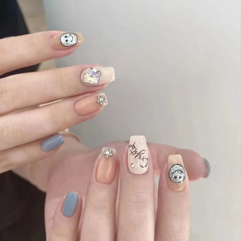 Short flash five-pointed star diamond cute face girl sweet fake nail finished product wearing armor ins wind
Short flash five-pointed star diamond cute face girl sweet fake nail finished product wearing armor ins wind