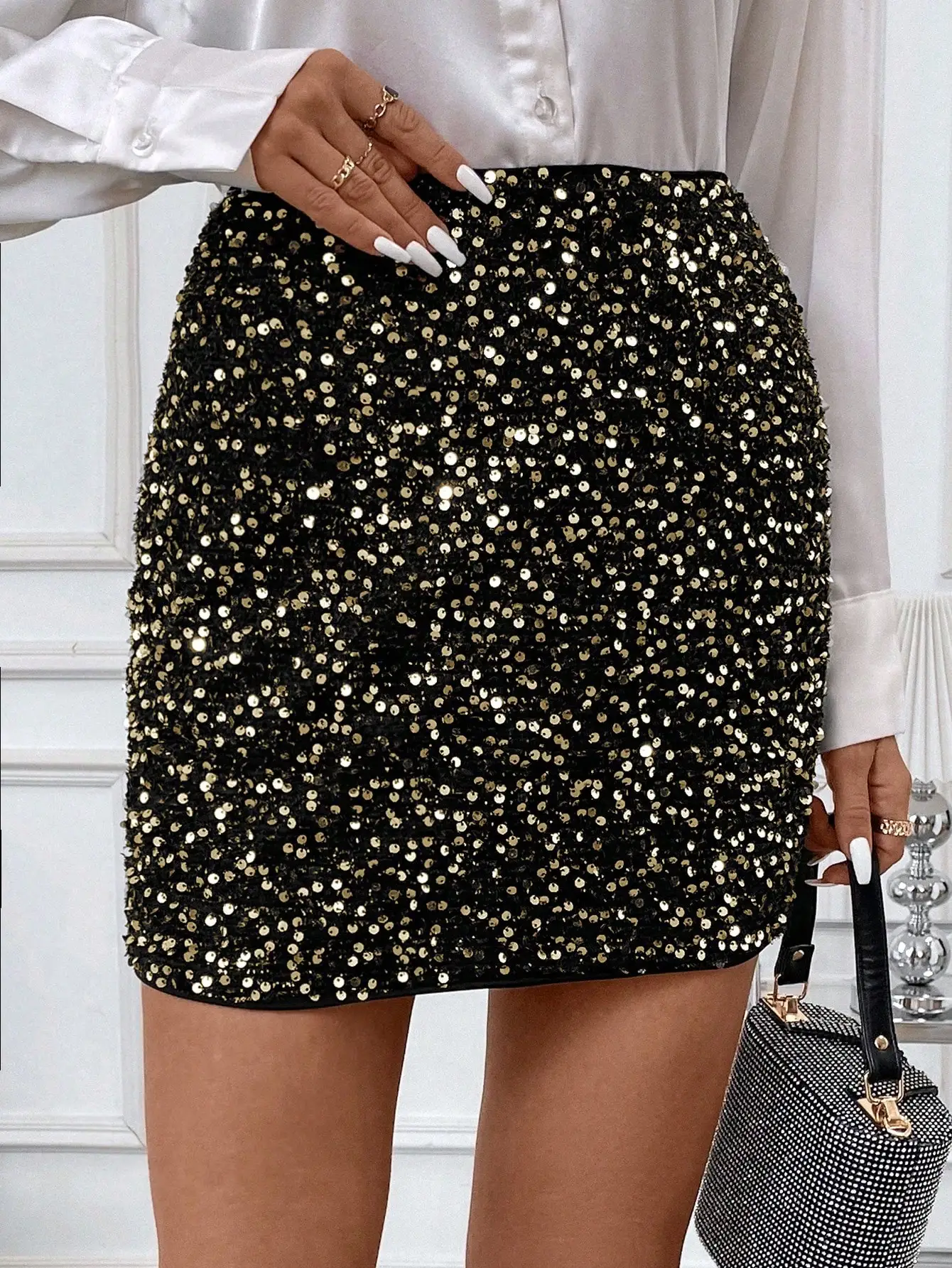Black Gold Sequin Mini Bodycon Skirt for Women, Party Wear
Black Gold Sequin Mini Bodycon Skirt for Women, Party Wear