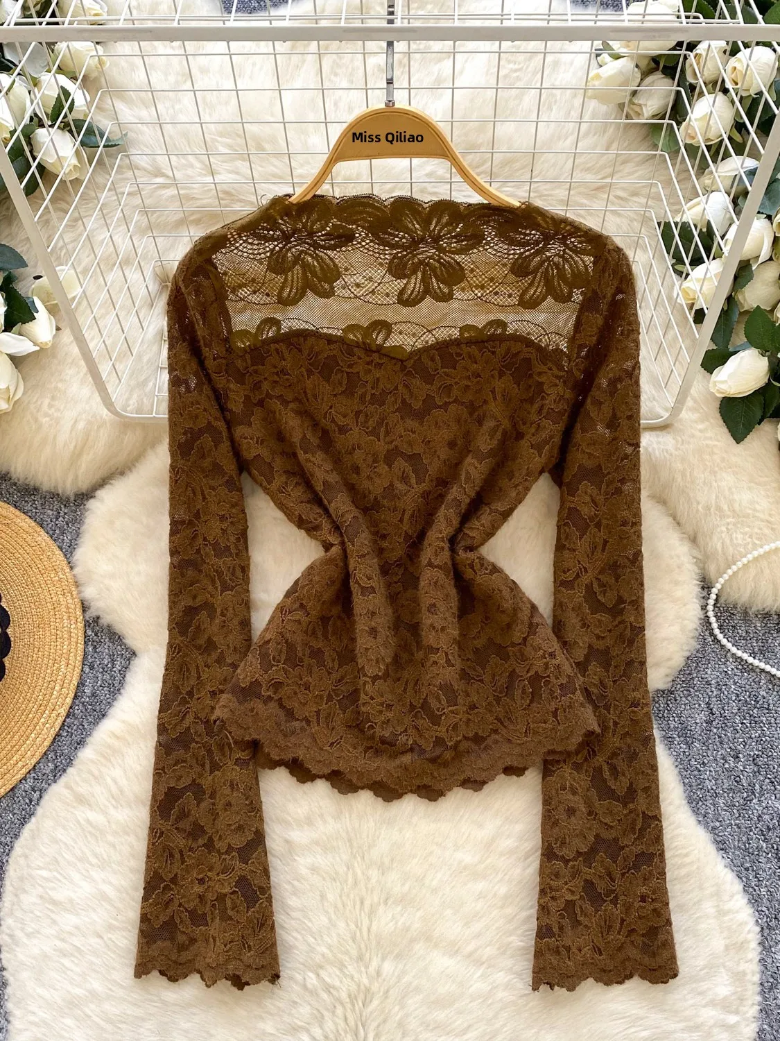 Elegant Long Sleeve Flocking Lace T-Shirt Women's Slim Fit Fashionable Autumn Winter Base Layer Top Skin-friendly Breathable
Elegant Long Sleeve Flocking Lace T-Shirt Women's Slim Fit Fashionable Autumn Winter Base Layer Top Skin-friendly Breathable
