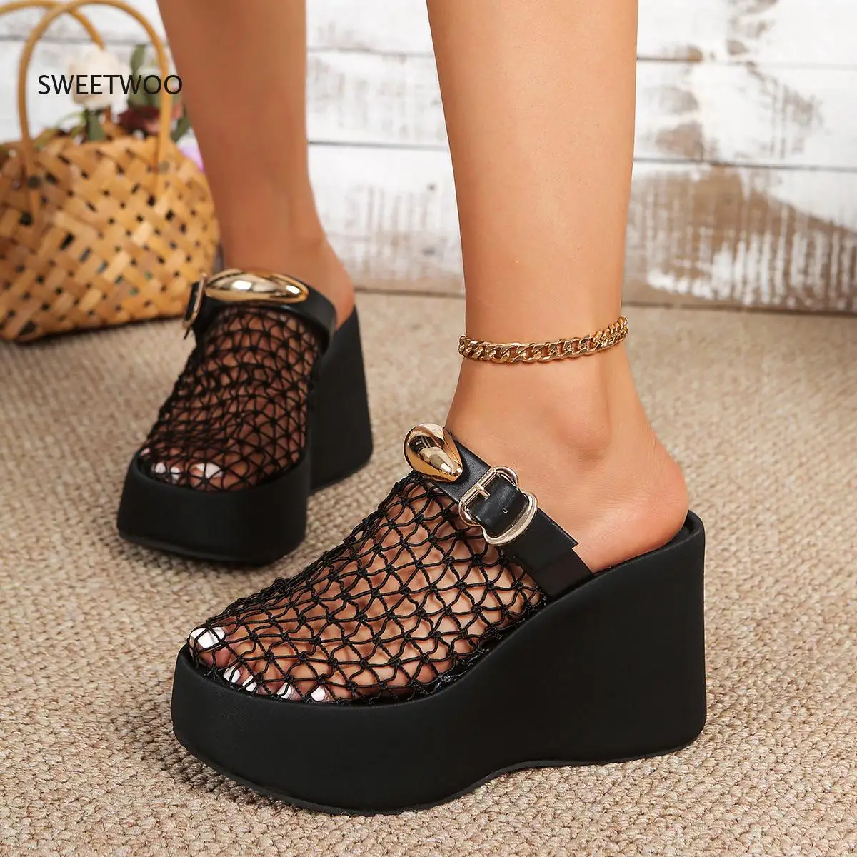 New Women's Plus Size Closed Toe Mesh Hollow Out Platform Wedge Heel Slide Sandals Metal Buckle Strap Elegant Versatile
New Women's Plus Size Closed Toe Mesh Hollow Out Platform Wedge Heel Slide Sandals Metal Buckle Strap Elegant Versatile