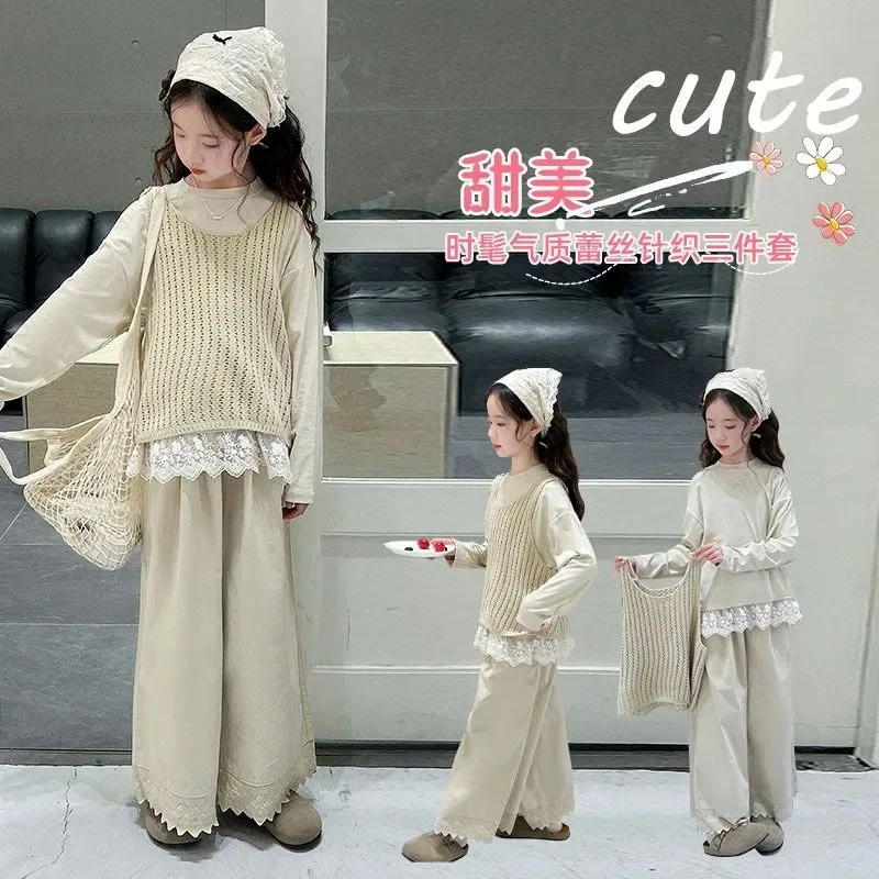 2025Girls' Spring Korean Style Western Style Knitted Vest Lace Stitching Wide-Leg Pants Three-Piece Set
2025Girls' Spring Korean Style Western Style Knitted Vest Lace Stitching Wide-Leg Pants Three-Piece Set