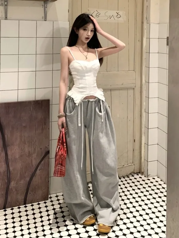 American Style Hot Girl Two-Piece Set Slim Fit Strap Top Casual High Waist Straight Leg Pants Summer New Arrival Fashion Set
American Style Hot Girl Two-Piece Set Slim Fit Strap Top Casual High Waist Straight Leg Pants Summer New Arrival Fashion Set