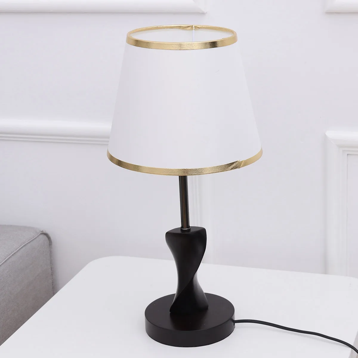 2 шт. 22 см однотонные абажуры с золотистым кантом для настенных прикроватных светильников, легко устанавливаемые, для создания уютной атмосферы
2 шт. 22 см однотонные абажуры с золотистым кантом для настенных прикроватных светильников, легко устанавливаемые, для создания уютной атмосферы