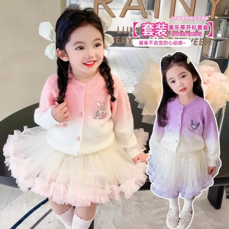 Sanrio Kuromi новый комплект свитера и юбки для девочек My Melody Kawaii, студенческие топы в стиле аниме, платье принцессы, комплект из 2 предметов, повседневная детская одежда
Sanrio Kuromi новый комплект свитера и юбки для девочек My Melody Kawaii, студенческие топы в стиле аниме, платье принцессы, комплект из 2 предметов, повседневная детская одежда