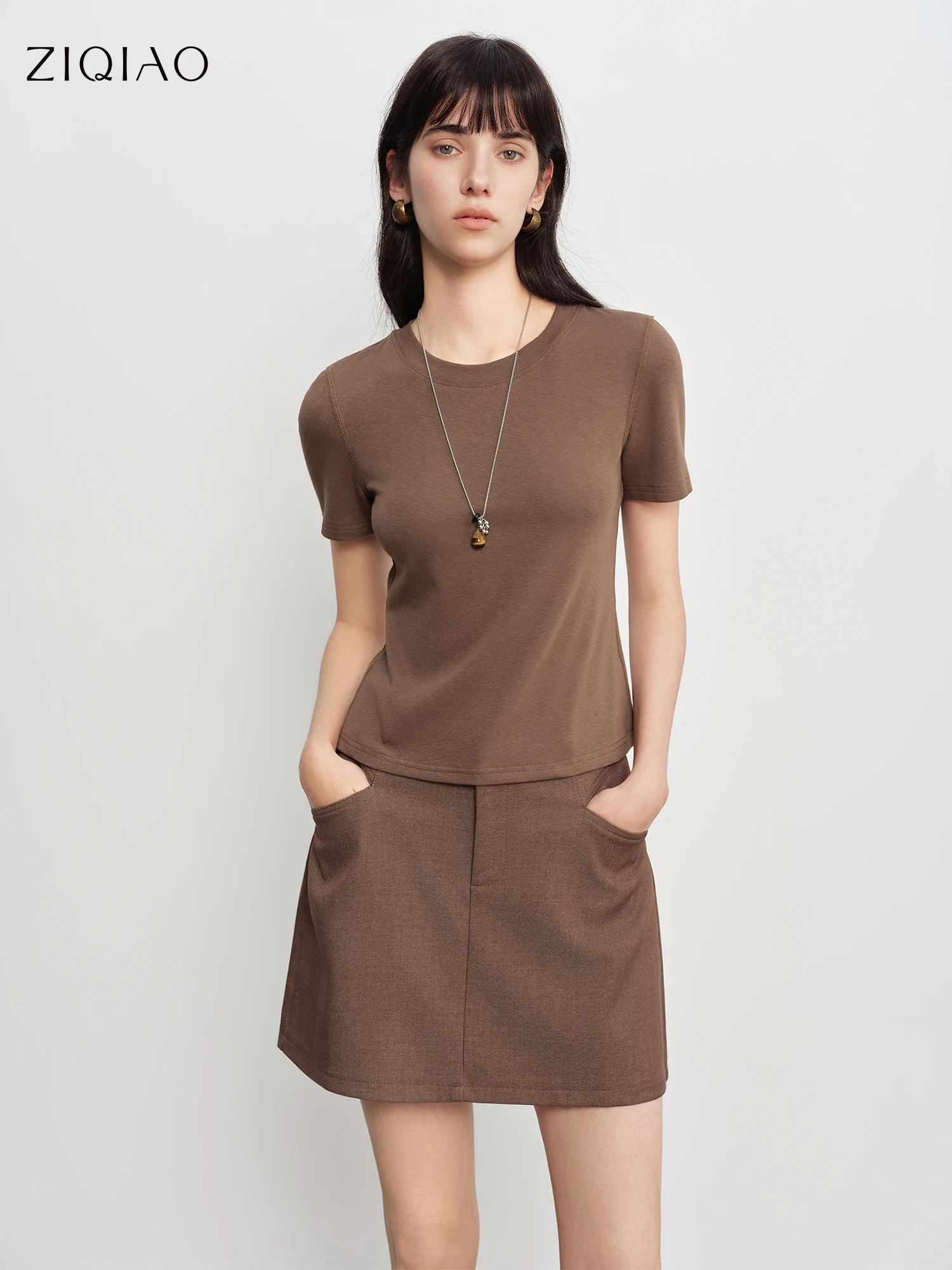 ZIQIAO 2026 Spring New Arrival Women T-Shirts Waist-Cinching Crew Neck Slim-Fit Short Sleeve Crop Top Available in Three Colors
ZIQIAO 2026 Spring New Arrival Women T-Shirts Waist-Cinching Crew Neck Slim-Fit Short Sleeve Crop Top Available in Three Colors