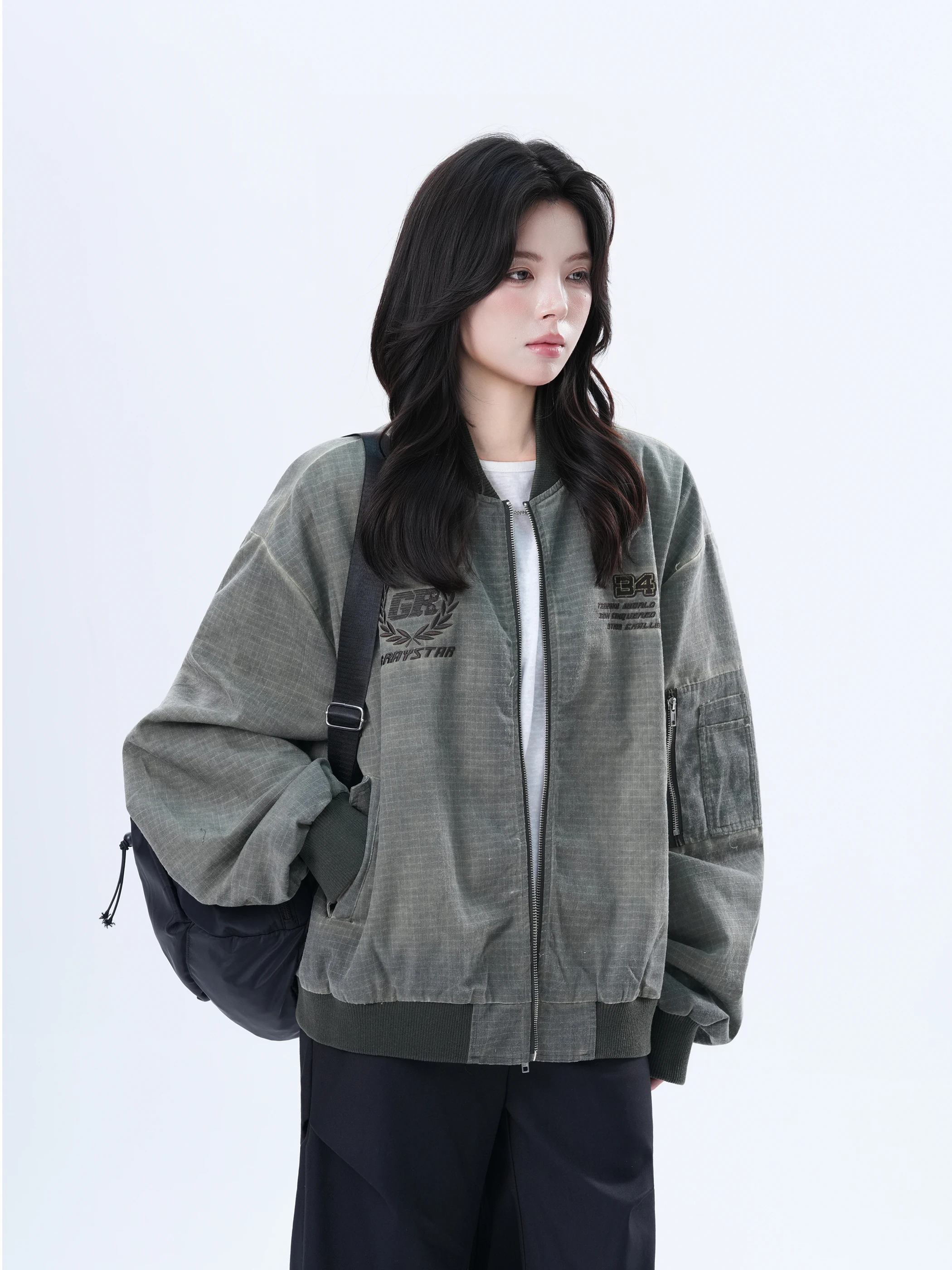 Ретро-американская бейсбольная куртка для женщин, свободного кроя, в винтажном стиле, с цветными вставками, модная повседневная куртка из полиэстера
Ретро-американская бейсбольная куртка для женщин, свободного кроя, в винтажном стиле, с цветными вставками, модная повседневная куртка из полиэстера