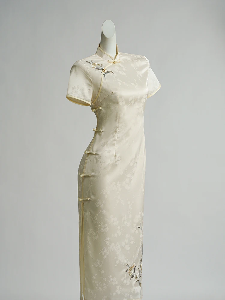 Новинка 2025, китайская летняя миди Ципао Dr, женская желтая длинная юбка в стиле ретро с цветочной вышивкой Dr, повседневная одежда
Новинка 2025, китайская летняя миди Ципао Dr, женская желтая длинная юбка в стиле ретро с цветочной вышивкой Dr, повседневная одежда