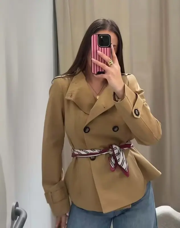 With Printed Scarf Crop Trench Coat Women 2025 Autumn Elegant Stand Collar Long Sleeve Windbreak Casual Double-breasted Outwear
With Printed Scarf Crop Trench Coat Women 2025 Autumn Elegant Stand Collar Long Sleeve Windbreak Casual Double-breasted Outwear