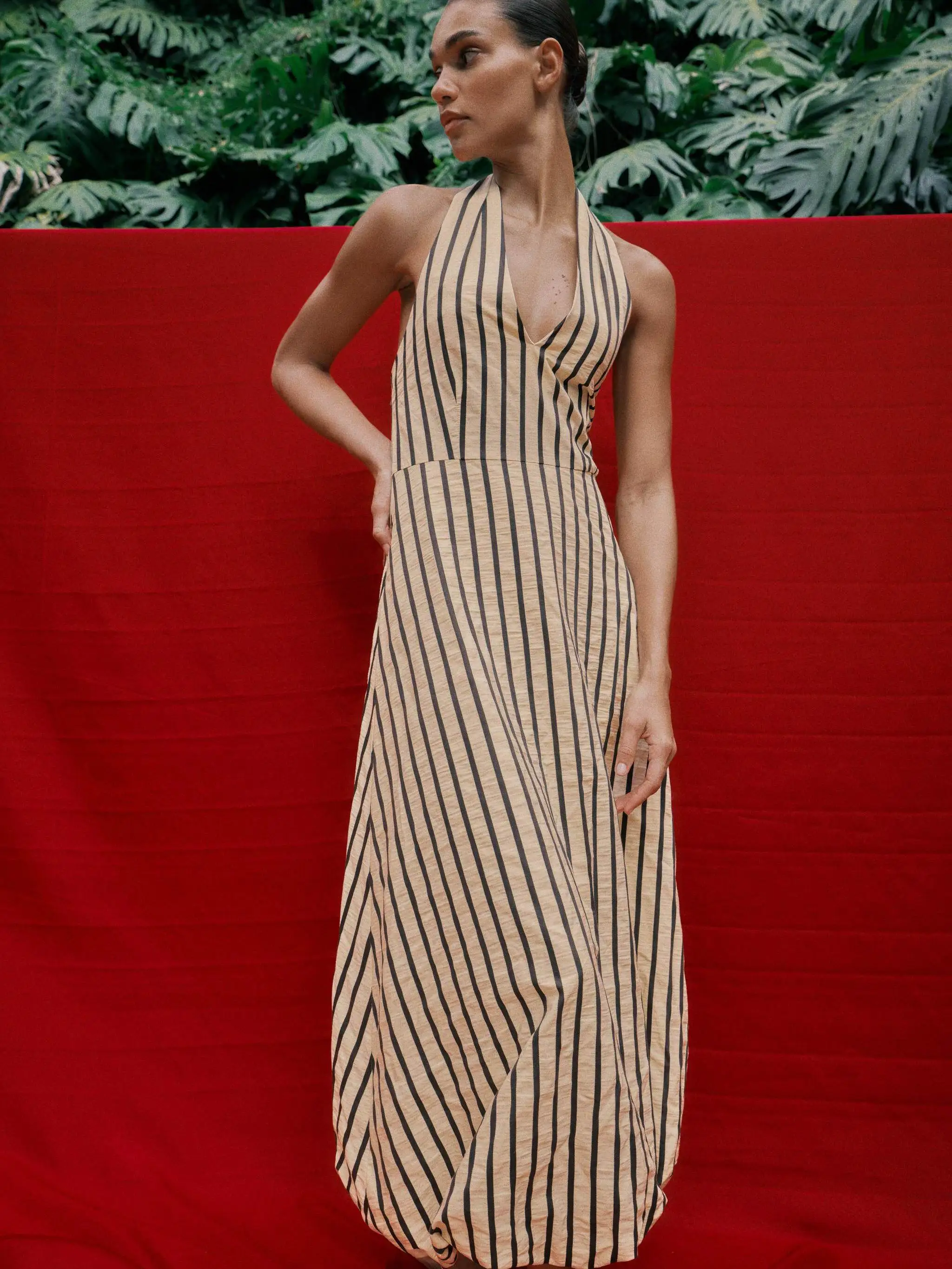 Summer New Women's Balloon Style Striped Necktie Dress Ethnic Stage Costume 18-25 Years Old 2026 Summer Collection
Summer New Women's Balloon Style Striped Necktie Dress Ethnic Stage Costume 18-25 Years Old 2026 Summer Collection