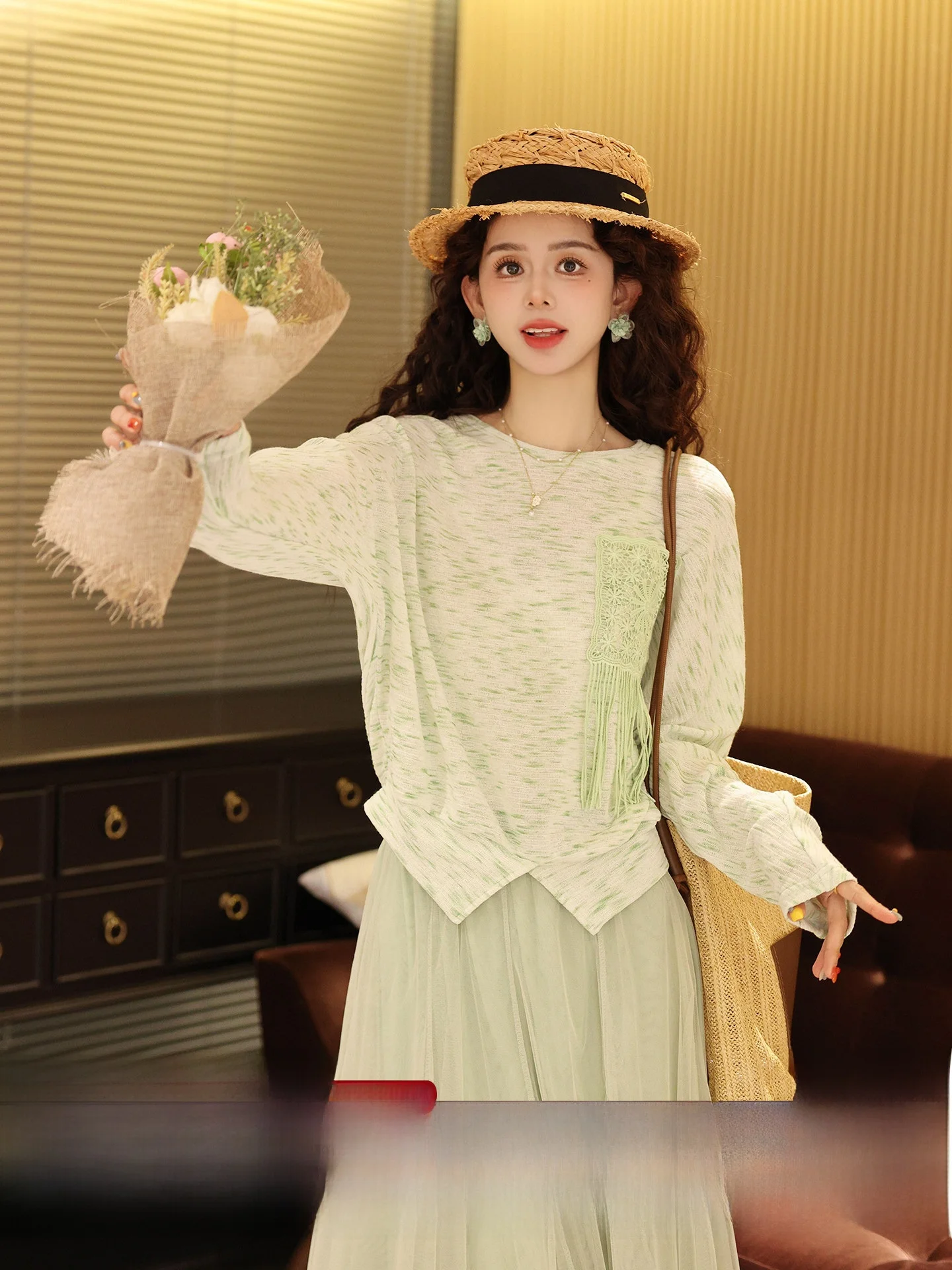 Chen Jiajie Spring 2026 Women's Long Sleeve T-Shirt Gentle Style High Waist Classic Pattern Cotton Polyester Blend round Neck
Chen Jiajie Spring 2026 Women's Long Sleeve T-Shirt Gentle Style High Waist Classic Pattern Cotton Polyester Blend round Neck