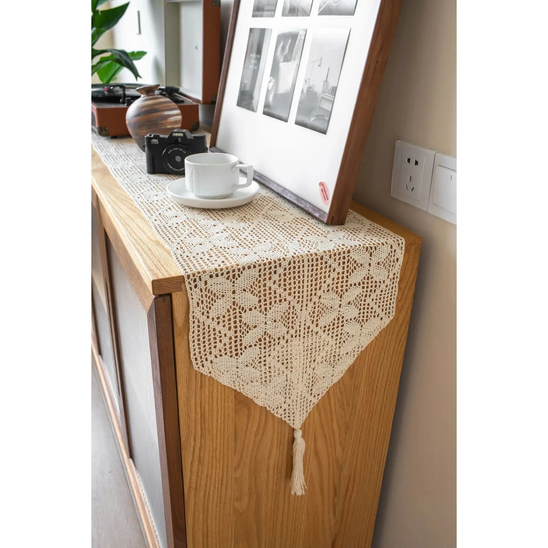 1PC Vintage Hollow Tablecloth Insulation Table Mat Cover Towel Placemats Tassel Table Runner Wedding Decor for Home Dining Party
1PC Vintage Hollow Tablecloth Insulation Table Mat Cover Towel Placemats Tassel Table Runner Wedding Decor for Home Dining Party