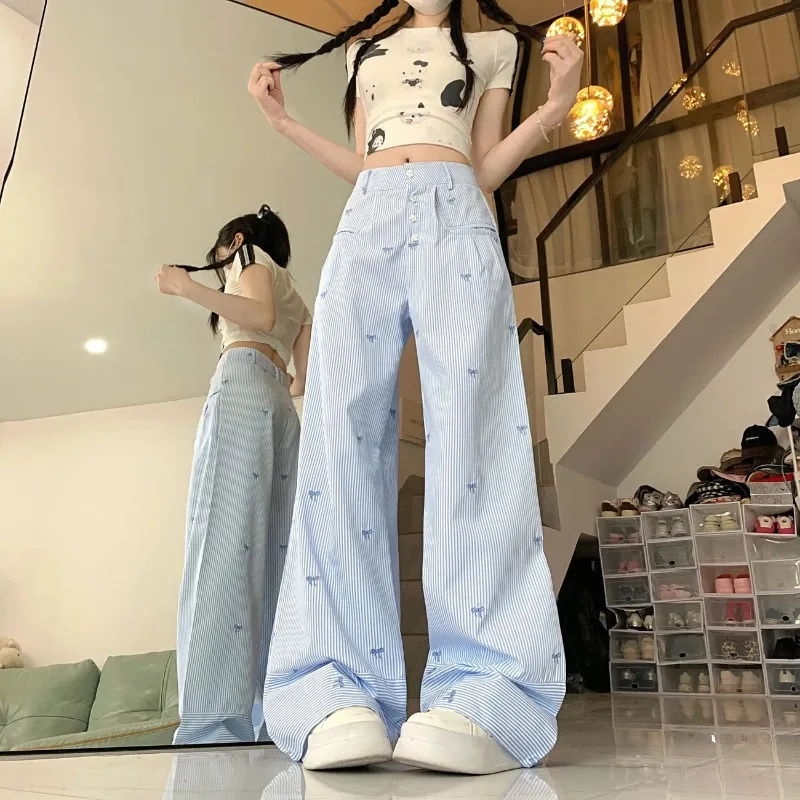 Korean Blue Striped Fashion Bow Embroidery Trousers Women's Clothing Wide Leg Summer Casual Loose Button Pockets Straight Pants
Korean Blue Striped Fashion Bow Embroidery Trousers Women's Clothing Wide Leg Summer Casual Loose Button Pockets Straight Pants