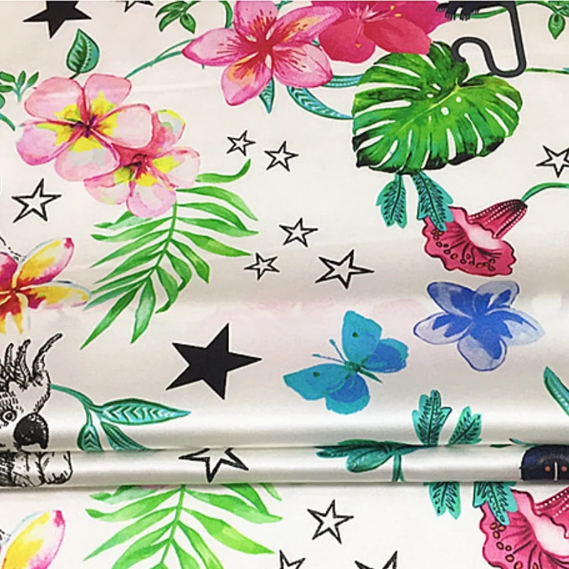 1 meter 95% Mulberry Silk 5% Spandex 16 momme Charmeuse Silk Fabric Green Leaf Pink Floral 136cm 53" wide by the yard XL116
1 meter 95% Mulberry Silk 5% Spandex 16 momme Charmeuse Silk Fabric Green Leaf Pink Floral 136cm 53" wide by the yard XL116