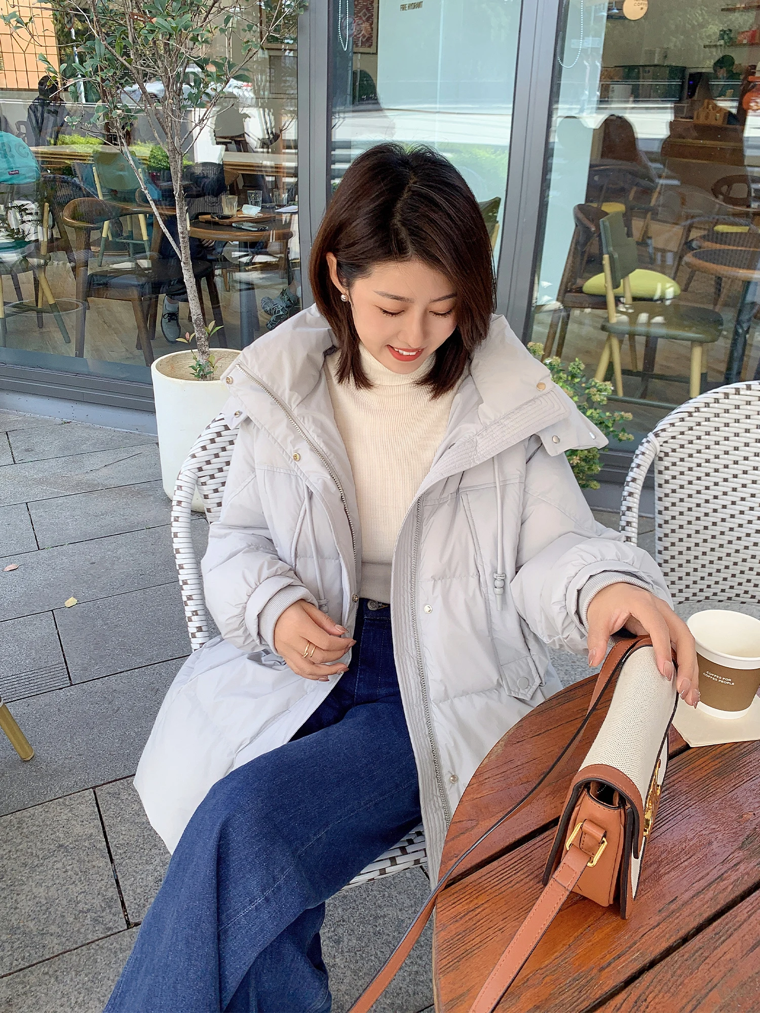 Women's Warmth-Filled down Jaet Hooded Mid-Length Du Feather Stand Collar Coat Windproof 90% White Du down Outerwear
Women's Warmth-Filled down Jaet Hooded Mid-Length Du Feather Stand Collar Coat Windproof 90% White Du down Outerwear