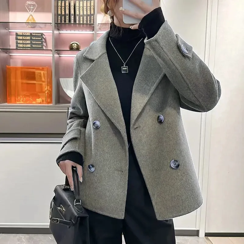 Chic Short Solid Woolen Coat For Women Elegant Lapel Double-breasted Long Sleeve Coats 2025 Autumn Lady Warm High Street Outwear
Chic Short Solid Woolen Coat For Women Elegant Lapel Double-breasted Long Sleeve Coats 2025 Autumn Lady Warm High Street Outwear