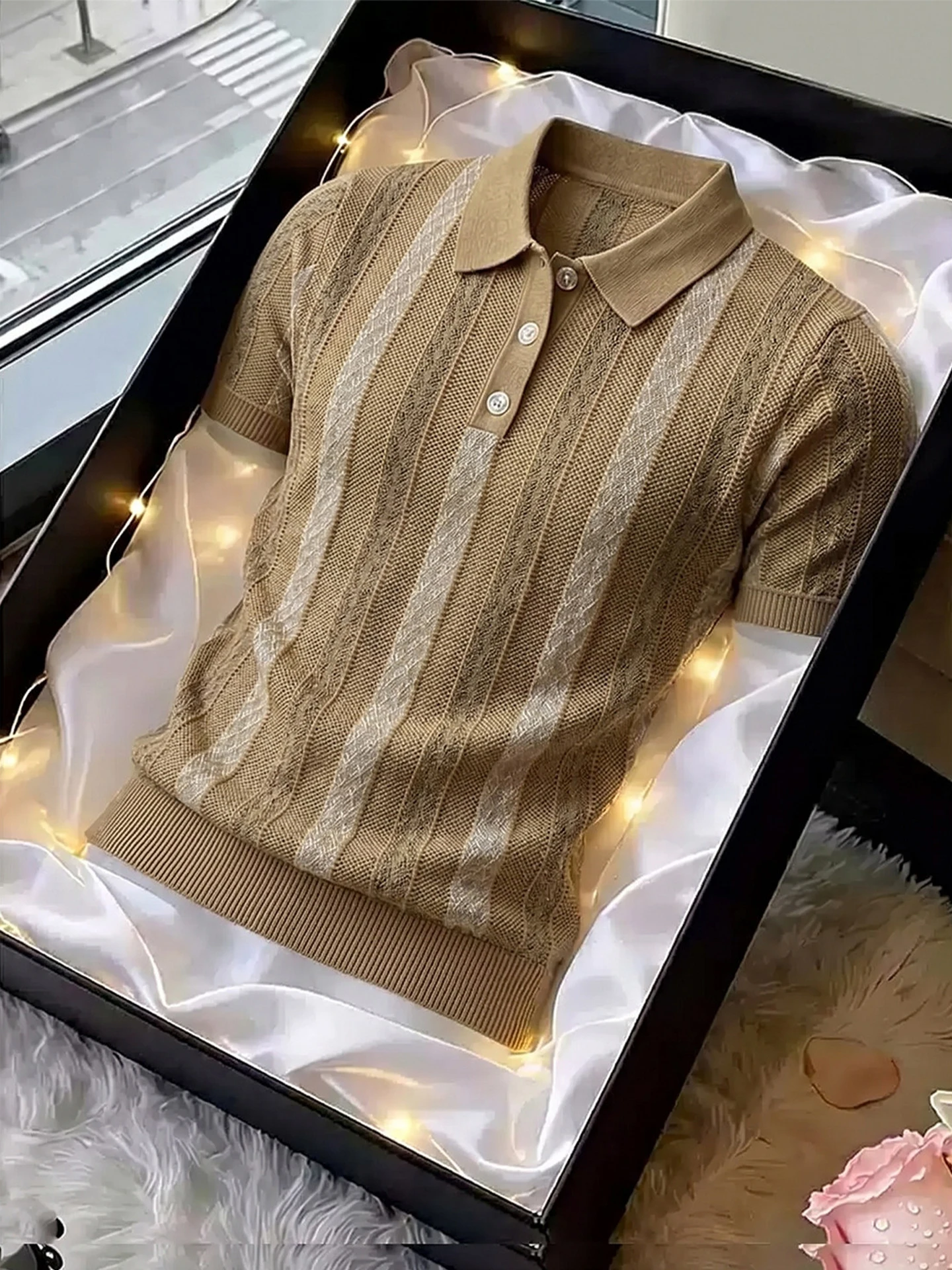 Knitted Ice Silk Shirt Men's Short Sleeve Turn-down Collar T-shirt Striped Pattern Loose Fit Summer Fashion
Knitted Ice Silk Shirt Men's Short Sleeve Turn-down Collar T-shirt Striped Pattern Loose Fit Summer Fashion