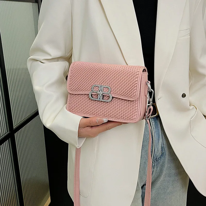 2025 Crinkle Texture Mini Square Bag - Women's Designer Convertible Shoulder/Crossbody Bag, Versatile Chain Strap
2025 Crinkle Texture Mini Square Bag - Women's Designer Convertible Shoulder/Crossbody Bag, Versatile Chain Strap