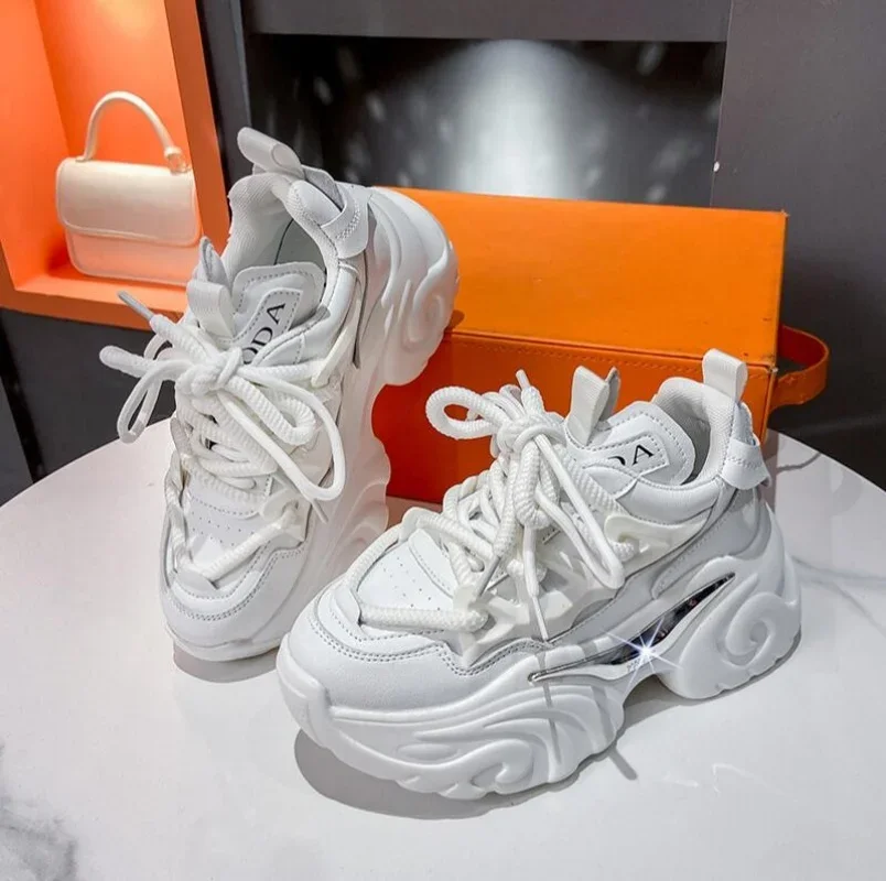 High Quality Spring Women Platform Sneakers Chunky Shoes Sport Vulcanized Shoes Female Casual Shoes 8CM Autumn Thick Leather
High Quality Spring Women Platform Sneakers Chunky Shoes Sport Vulcanized Shoes Female Casual Shoes 8CM Autumn Thick Leather