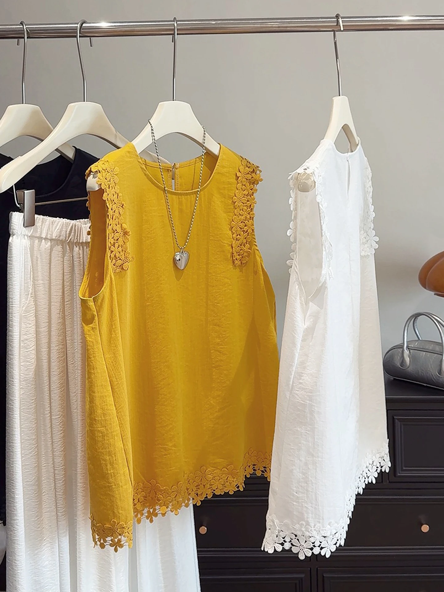 Ele Pure Color Кружевная отделка круглый Ne Svel irt Женский летний Sle Супер красивый универсальный однотонный Sle для поездок на работу
Ele Pure Color Кружевная отделка круглый Ne Svel irt Женский летний Sle Супер красивый универсальный однотонный Sle для поездок на работу