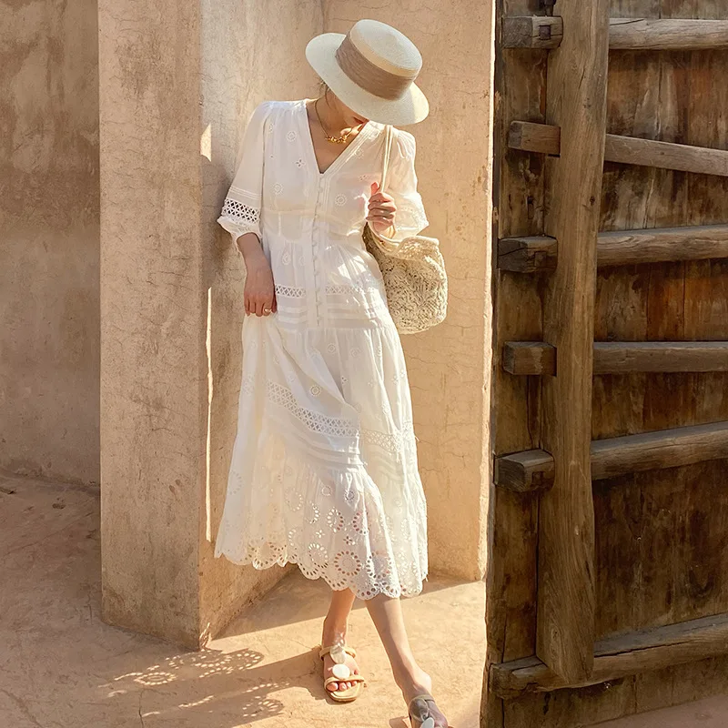 2025 spring and summer new women's clothing vacation dress women's design sense embroidery French white medium and long dress
2025 spring and summer new women's clothing vacation dress women's design sense embroidery French white medium and long dress