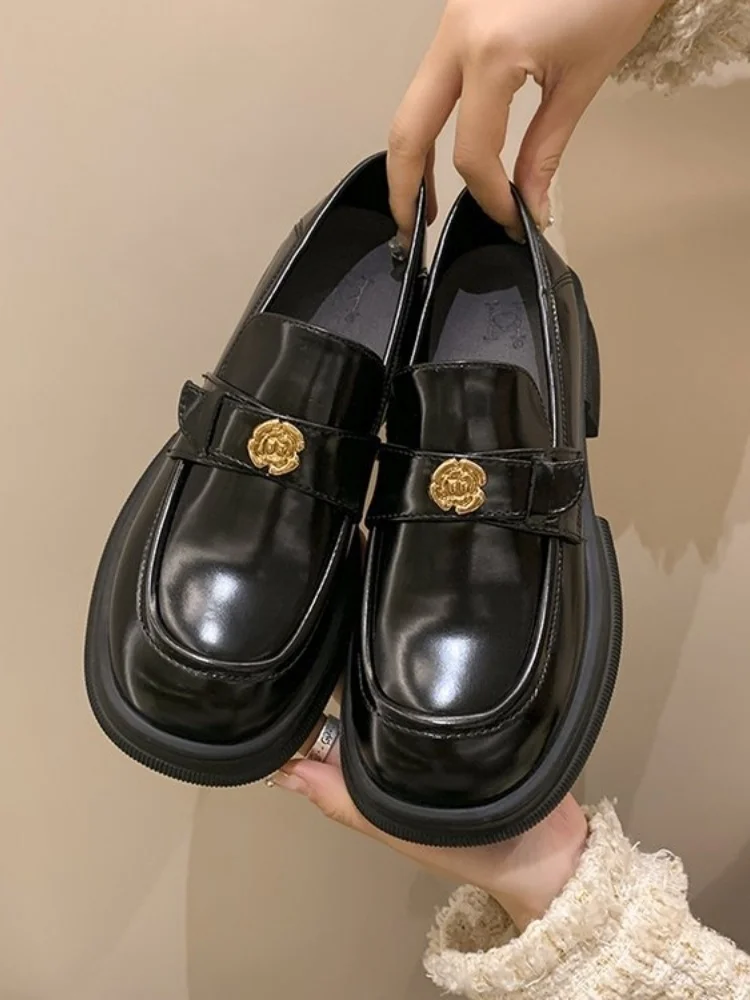 Women's dress shoes 2025 Spring Retro LoafersThick-Soled Slip On British Style Leather Casual Shoes New Design
Women's dress shoes 2025 Spring Retro LoafersThick-Soled Slip On British Style Leather Casual Shoes New Design