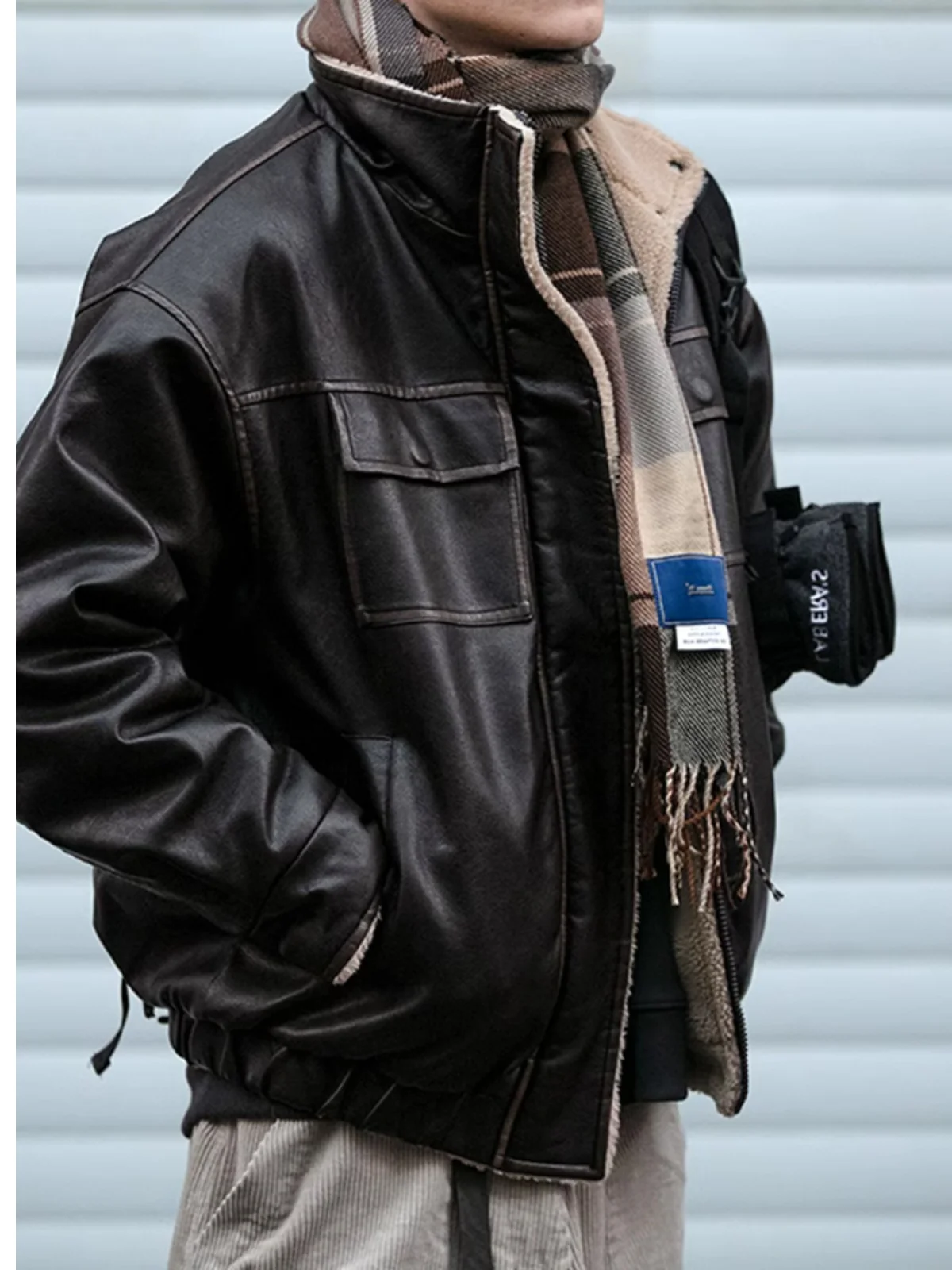 Утепленная ретро-куртка в американском стиле для мужчин, хлопковое пальто для осени и зимы, рабочая одежда, теплая верхняя одежда с длинными рукавами
Утепленная ретро-куртка в американском стиле для мужчин, хлопковое пальто для осени и зимы, рабочая одежда, теплая верхняя одежда с длинными рукавами