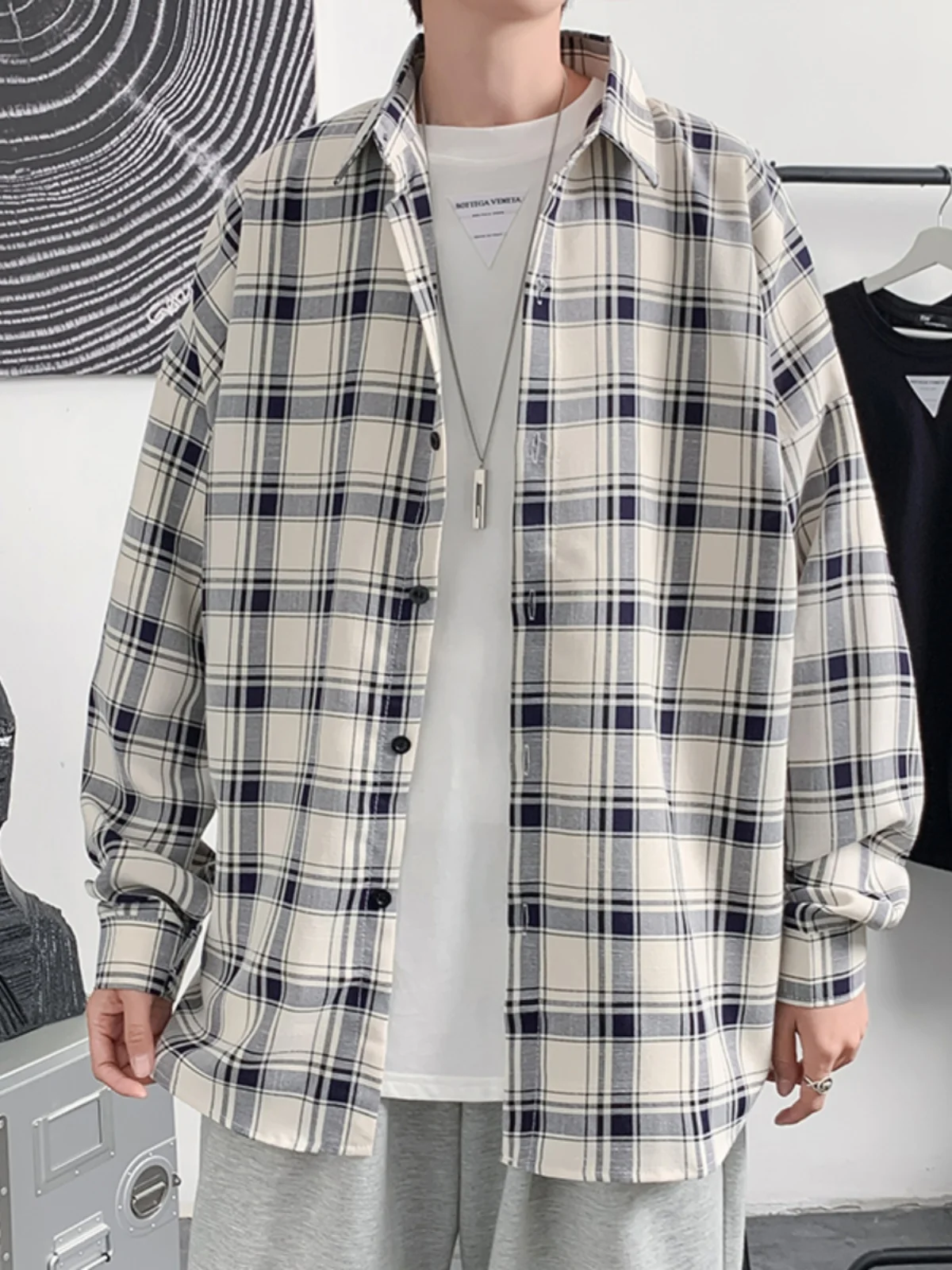 Spring Vintage Plaid Long Sve Men's Casual Loose irt Korean Sle Teenager Outerwear Summer Faion Classic Square Collar
Spring Vintage Plaid Long Sve Men's Casual Loose irt Korean Sle Teenager Outerwear Summer Faion Classic Square Collar