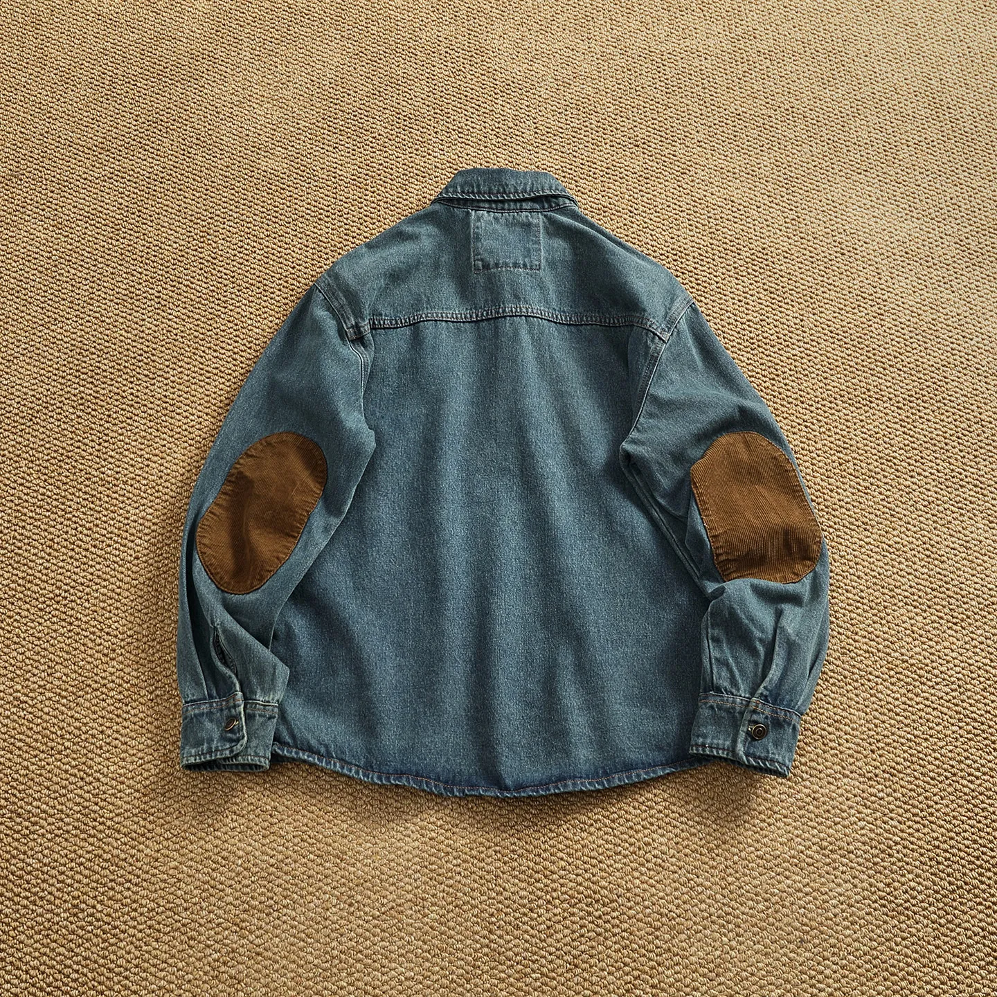 Retro distressed Henry collar denim shirt men's loose washed corduroy patch patch long-sleeved shirt
Retro distressed Henry collar denim shirt men's loose washed corduroy patch patch long-sleeved shirt