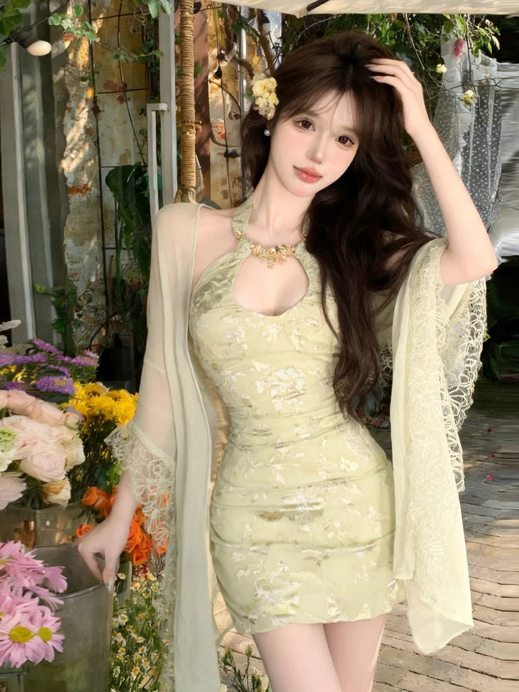 New Chinese Style Vintage Sexy Hollow out Heavy Work Neck Hanging Body Wrap Print Dress Cardigan Outerwear Two Piece Set
New Chinese Style Vintage Sexy Hollow out Heavy Work Neck Hanging Body Wrap Print Dress Cardigan Outerwear Two Piece Set