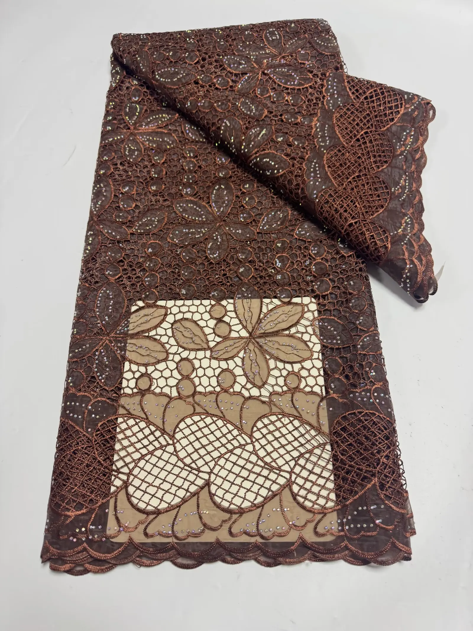 Laser Treated Glass Yarn Highest Quality Lace Embroidered African Nigerian Guipure Swiss Voile Cord Fabric 2025 Fashion Sewing
Laser Treated Glass Yarn Highest Quality Lace Embroidered African Nigerian Guipure Swiss Voile Cord Fabric 2025 Fashion Sewing