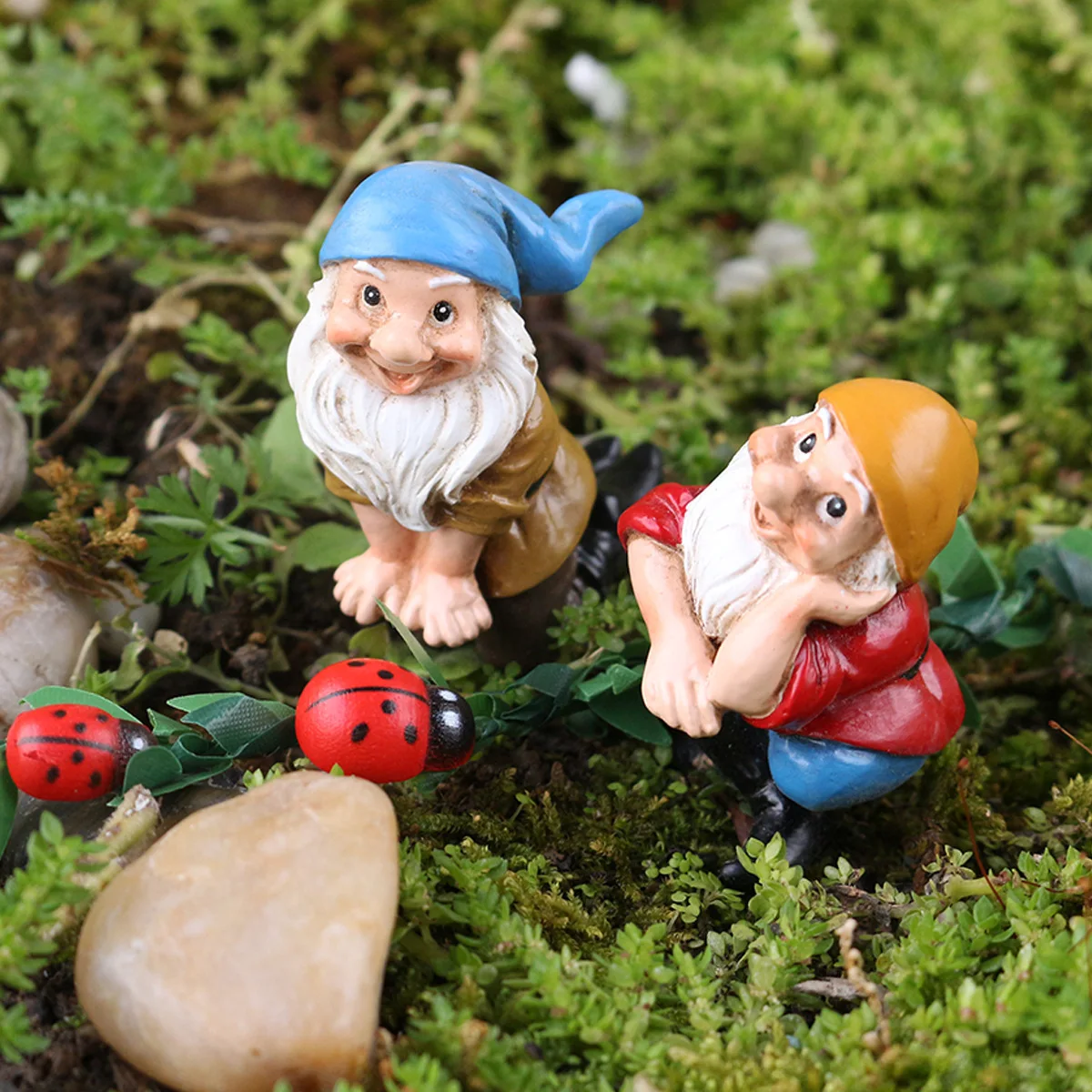 Whimsical Dwarf Planter Decor - Resin Garden Accent for Balcony & Patio
Whimsical Dwarf Planter Decor - Resin Garden Accent for Balcony & Patio