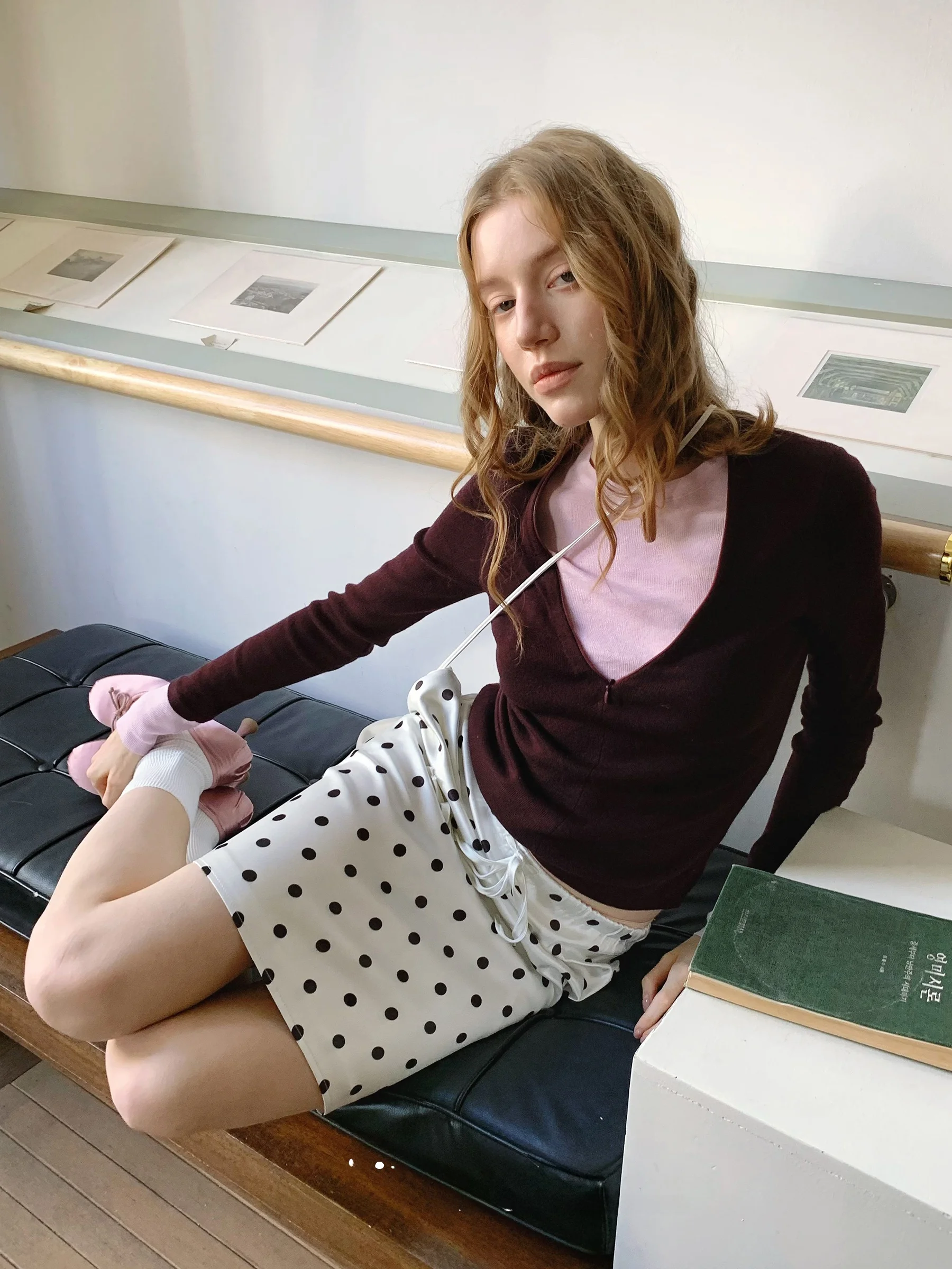 Весна 2026: Новая женская облегающая короткая юбка JDE с высокой талией, эластичным поясом на завязках, в горошек, с разрезом сзади, из полиэстера
Весна 2026: Новая женская облегающая короткая юбка JDE с высокой талией, эластичным поясом на завязках, в горошек, с разрезом сзади, из полиэстера