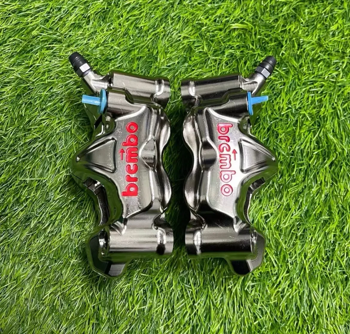 Костюм для мотоцикла 108 мм оригинальный brembo GP4 RX 
Костюм для мотоцикла 108 мм оригинальный brembo GP4 RX