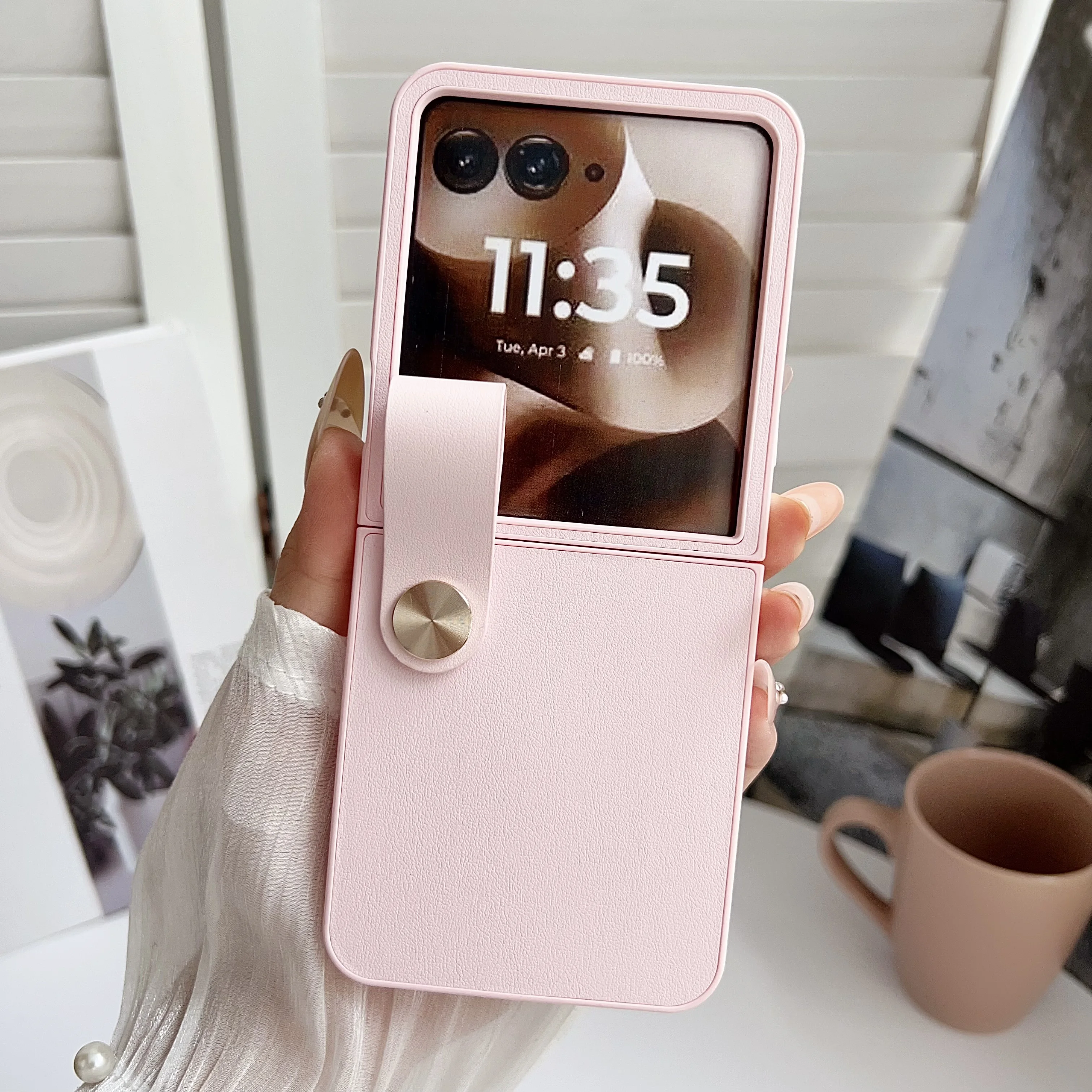 Luxury PU Leather Case For Motorola RAZR 60 50 Ultra Plus RAZR2025 2024 Finger Ring Thin Armor Back Cover Shell
Luxury PU Leather Case For Motorola RAZR 60 50 Ultra Plus RAZR2025 2024 Finger Ring Thin Armor Back Cover Shell