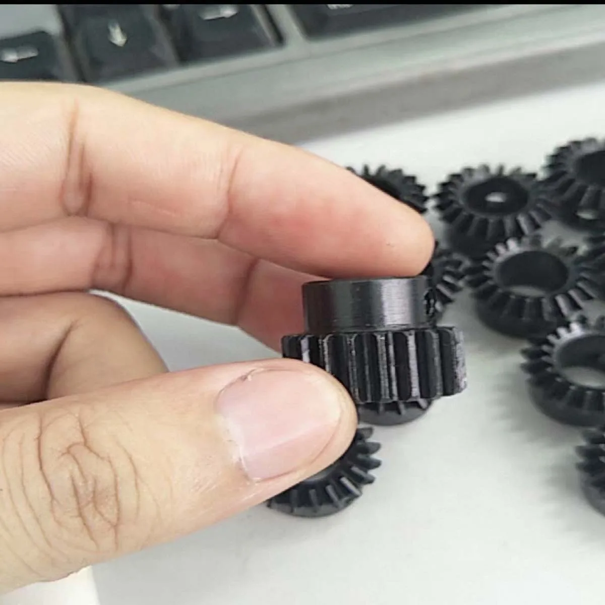 1M Modulus Spur Gear 45# Carbon Steel 15/16/17/18/20/24/25/30/35 Teeth Metal Transmission Pinion Gear
1M Modulus Spur Gear 45# Carbon Steel 15/16/17/18/20/24/25/30/35 Teeth Metal Transmission Pinion Gear