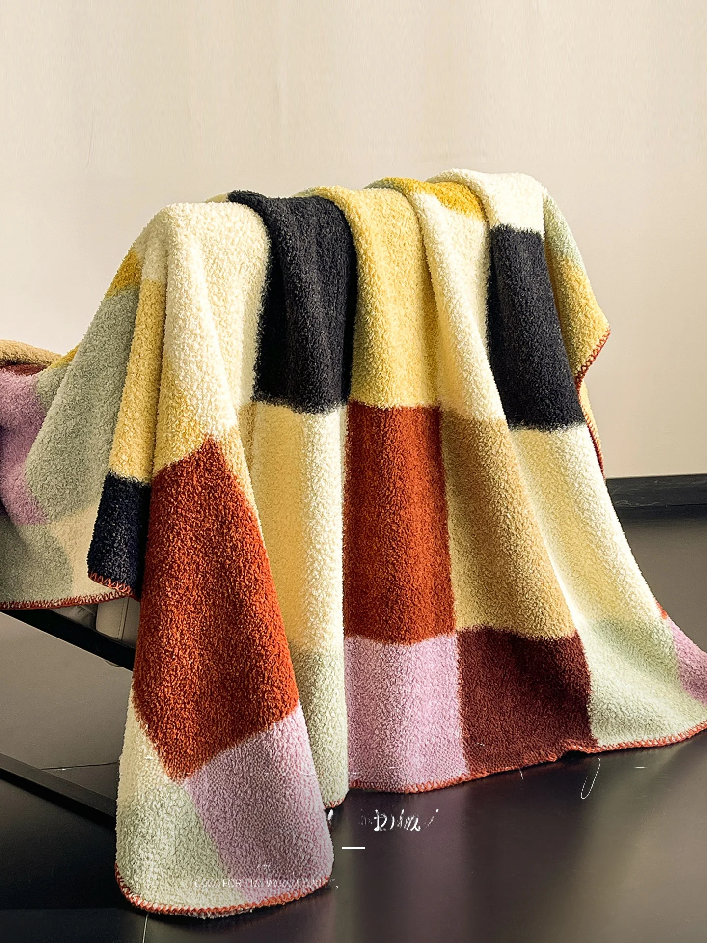 Dopamine Checkered Half-Fleece Blanket Casual Nap Office Leisure Shoulder Wrap Polyester Fiber Warmth Chinese Art Pattern for...
Dopamine Checkered Half-Fleece Blanket Casual Nap Office Leisure Shoulder Wrap Polyester Fiber Warmth Chinese Art Pattern for...