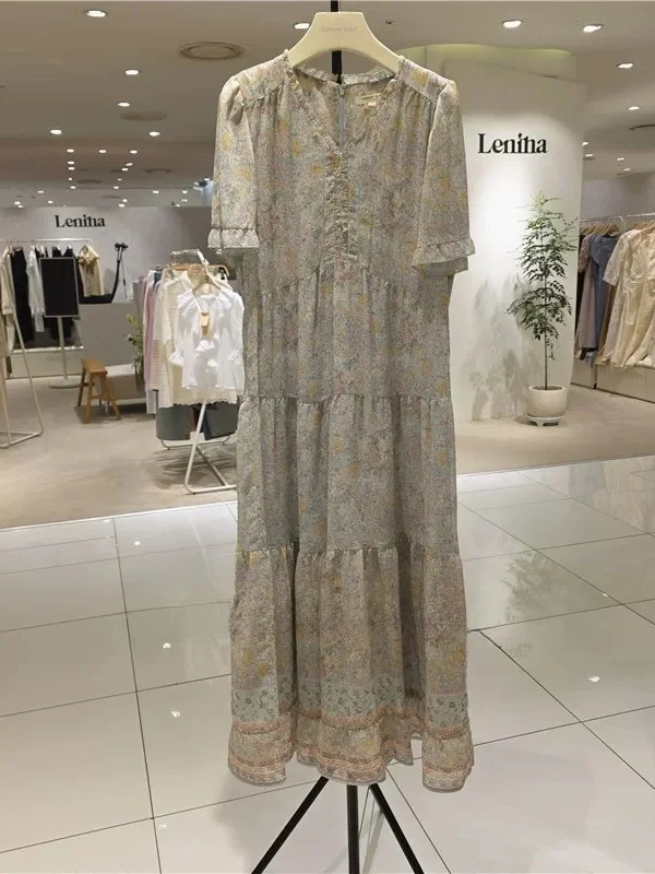 Island Home V-neck Floral Print Dress Women's Summer New Style Elegant High-end Feeling Vacation Style Long Skirt
Island Home V-neck Floral Print Dress Women's Summer New Style Elegant High-end Feeling Vacation Style Long Skirt