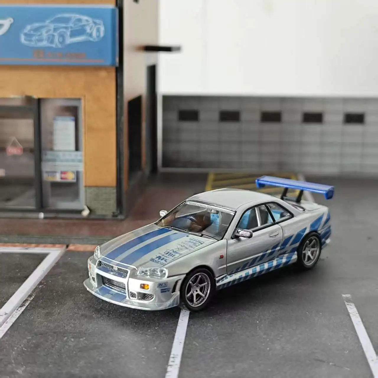 KOD GFCC 1:64 GTR R34 Новая выставочная ограниченная серия модель автомобиля из сплава 
KOD GFCC 1:64 GTR R34 Новая выставочная ограниченная серия модель автомобиля из сплава