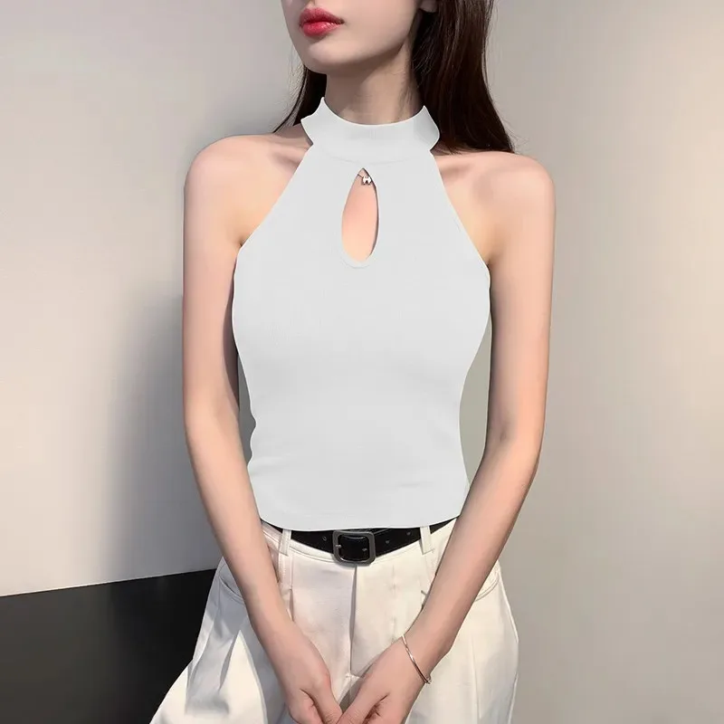 Women's White Ribbed Halter Neck Crop Top Keyhole Front Sleeveless Fitted
Women's White Ribbed Halter Neck Crop Top Keyhole Front Sleeveless Fitted