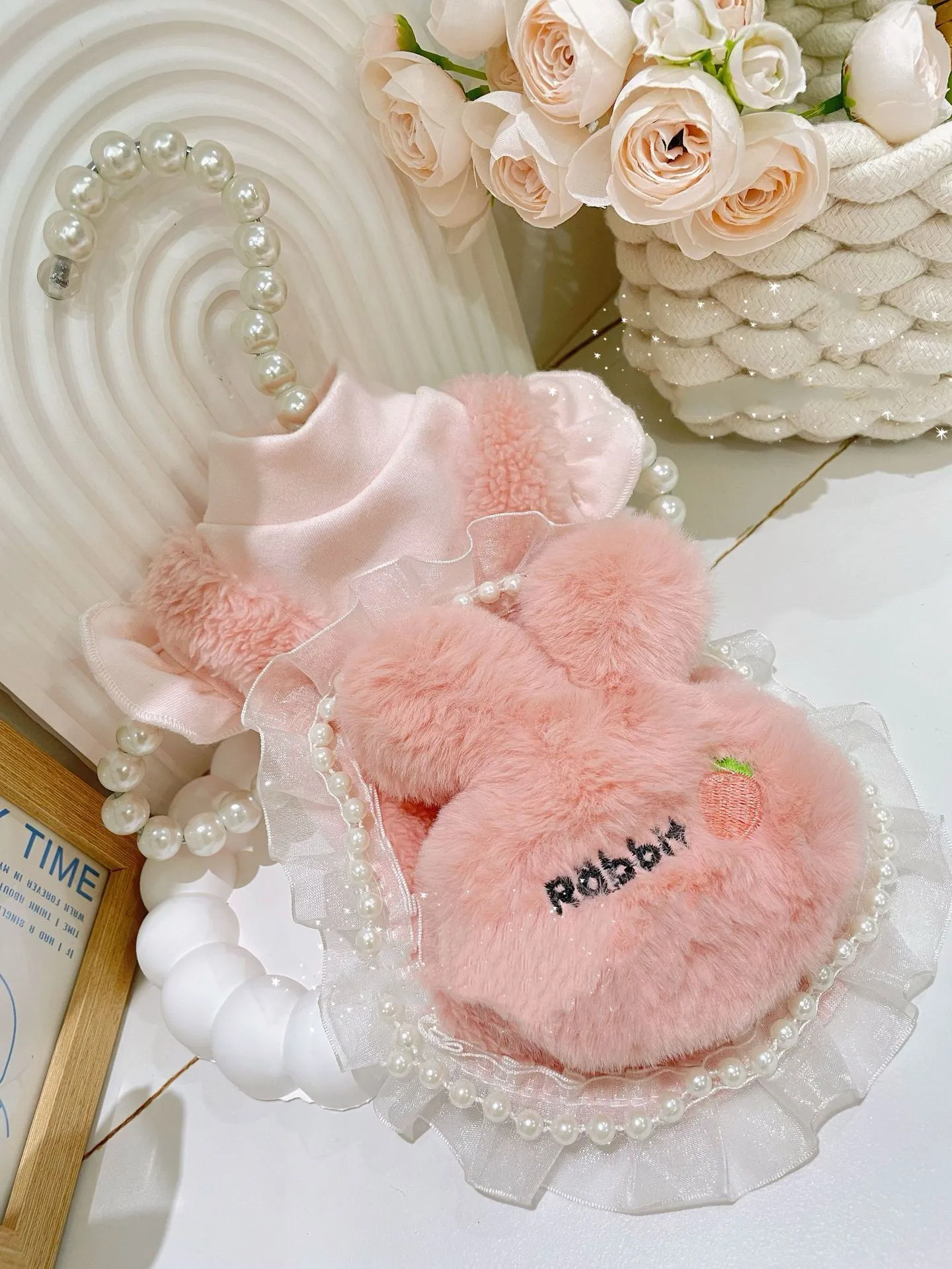 Pink Cute Rabbit Fur-Painted Pearl Design Pet Winter Coat - Warm Puppy Doggy Clothing
Pink Cute Rabbit Fur-Painted Pearl Design Pet Winter Coat - Warm Puppy Doggy Clothing