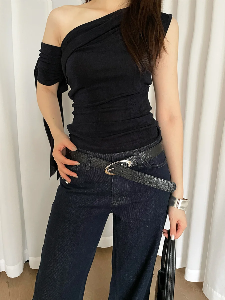 Fashion Korean-style litchi leather women's belt, red, high-end multifunctional simple INS-style decorative belt trendy
Fashion Korean-style litchi leather women's belt, red, high-end multifunctional simple INS-style decorative belt trendy