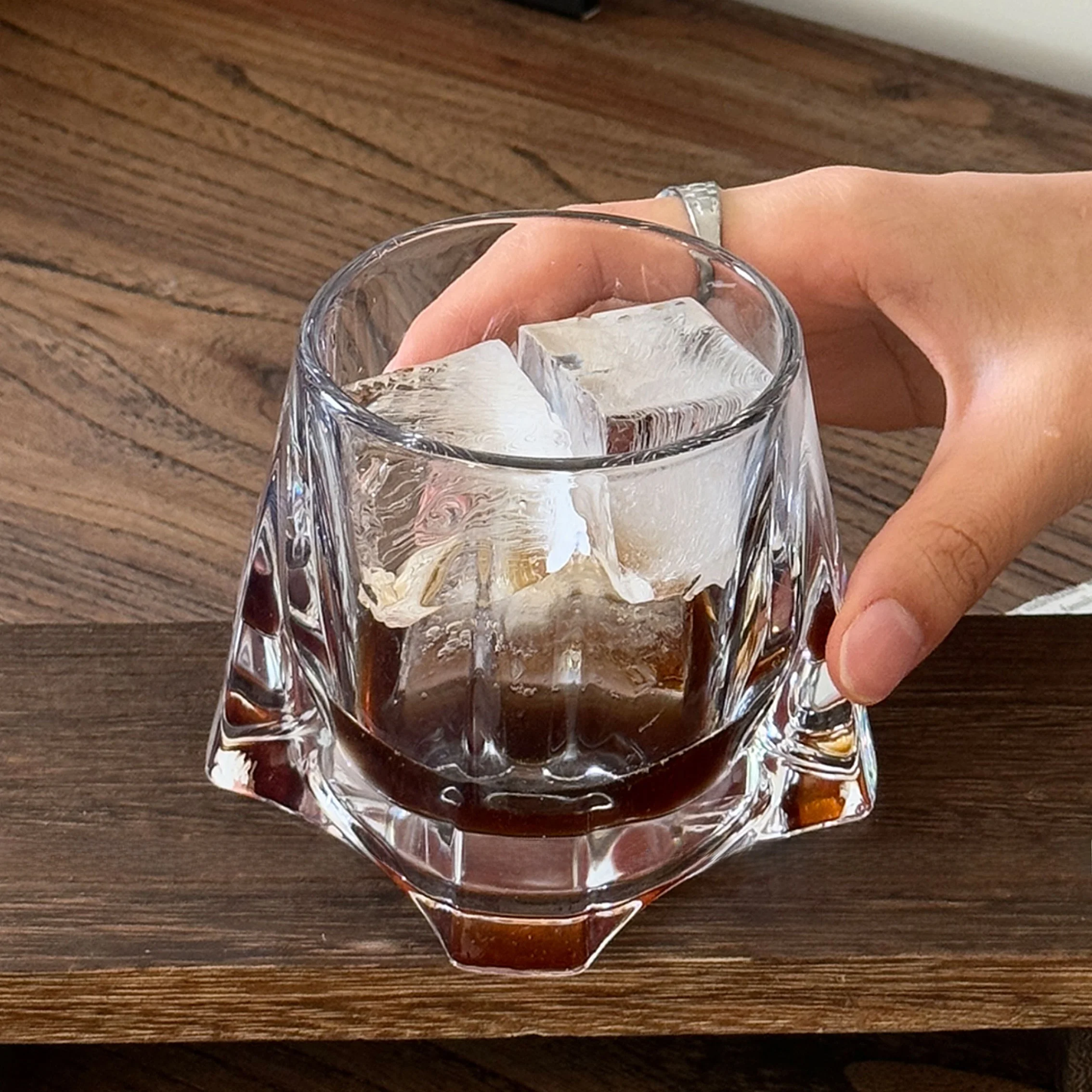 Premium Feel Whiskey Glass Nordic Style Pure Color Glass Cup with Filter for Hard Liquor Cold Brew Coffee Water Beverage
Premium Feel Whiskey Glass Nordic Style Pure Color Glass Cup with Filter for Hard Liquor Cold Brew Coffee Water Beverage