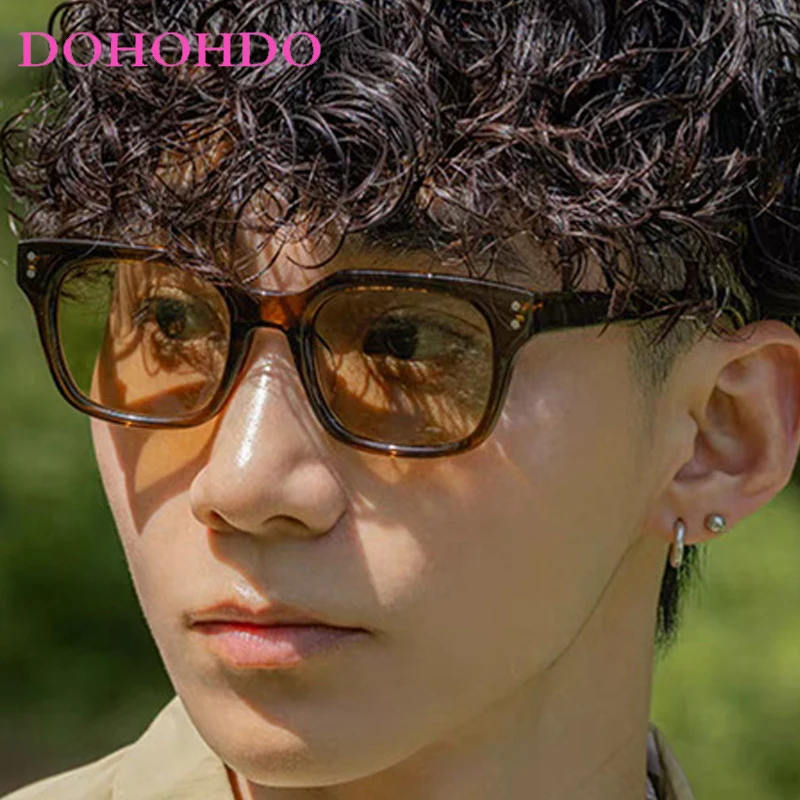Vintage Luxury Brand Designer Small Frame Rivets Square Sunglasses Women For Men Outdoors Travel Sun Glasses Female Lentes UV400
Vintage Luxury Brand Designer Small Frame Rivets Square Sunglasses Women For Men Outdoors Travel Sun Glasses Female Lentes UV400