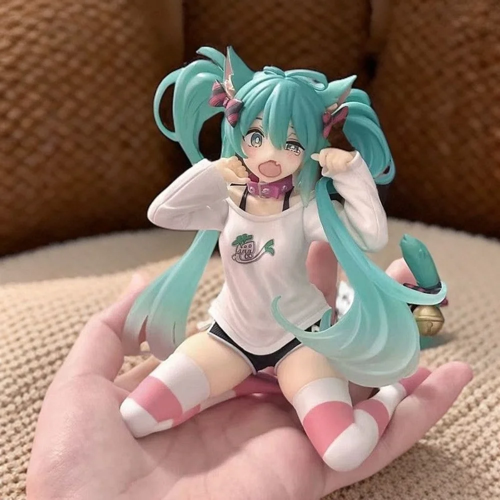 Hatsune Miku Cute Action Figure 11cm PVC Cat Ears T-Shirt Anime Figurine Kawaii Girl Model Collection Desktop Decoration Toys
Hatsune Miku Cute Action Figure 11cm PVC Cat Ears T-Shirt Anime Figurine Kawaii Girl Model Collection Desktop Decoration Toys