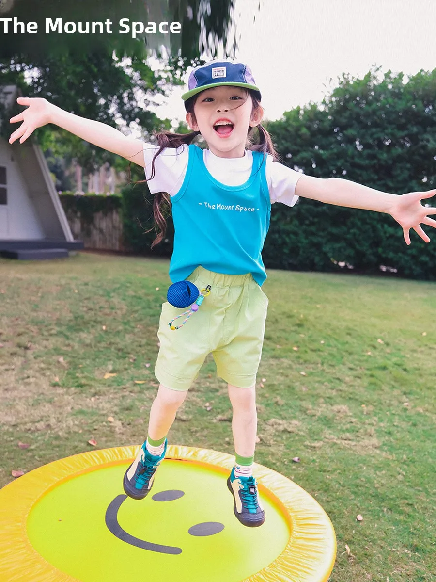 Outdoor Girls' Two-Piece Set Summer New Style Breathable Lightweight Clothing Pants And T-Shirt for Children's Play Travel
Outdoor Girls' Two-Piece Set Summer New Style Breathable Lightweight Clothing Pants And T-Shirt for Children's Play Travel